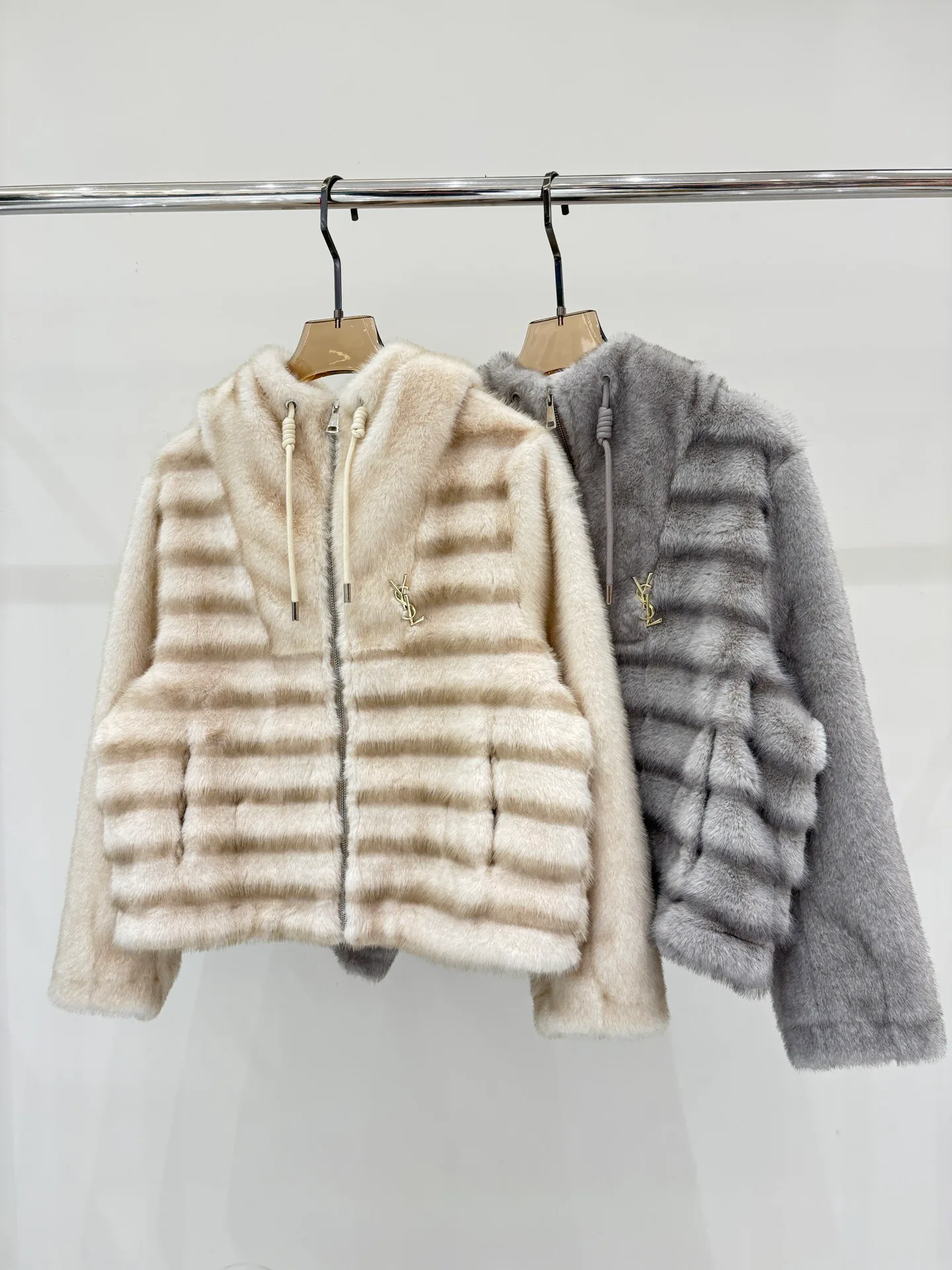 Шубы Женские Saint Laurent 548674