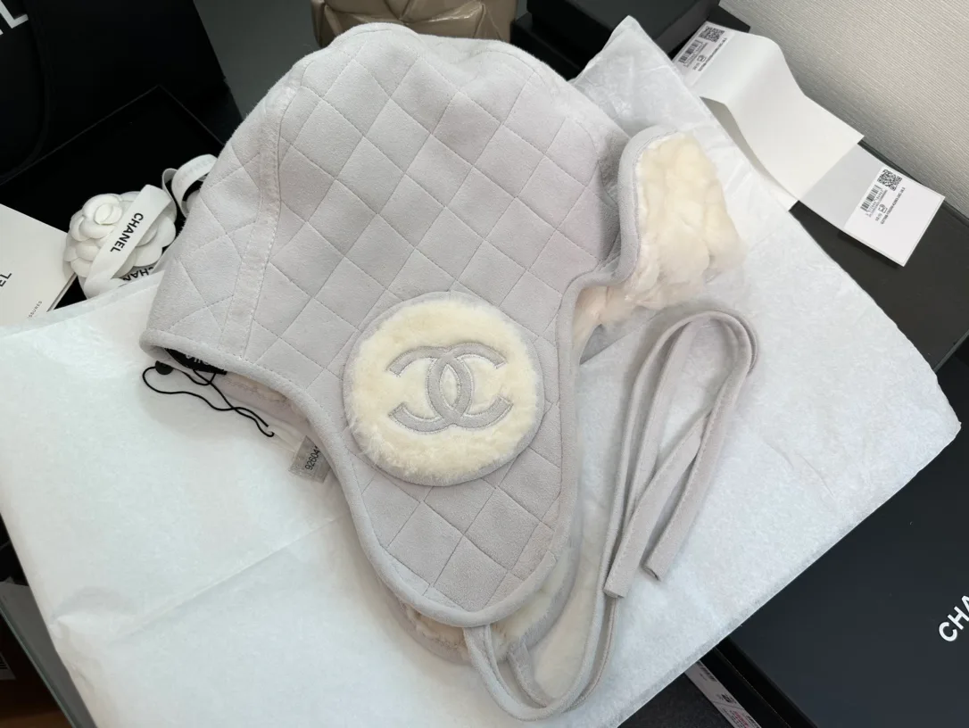 Головные Уборы Chanel 18347663