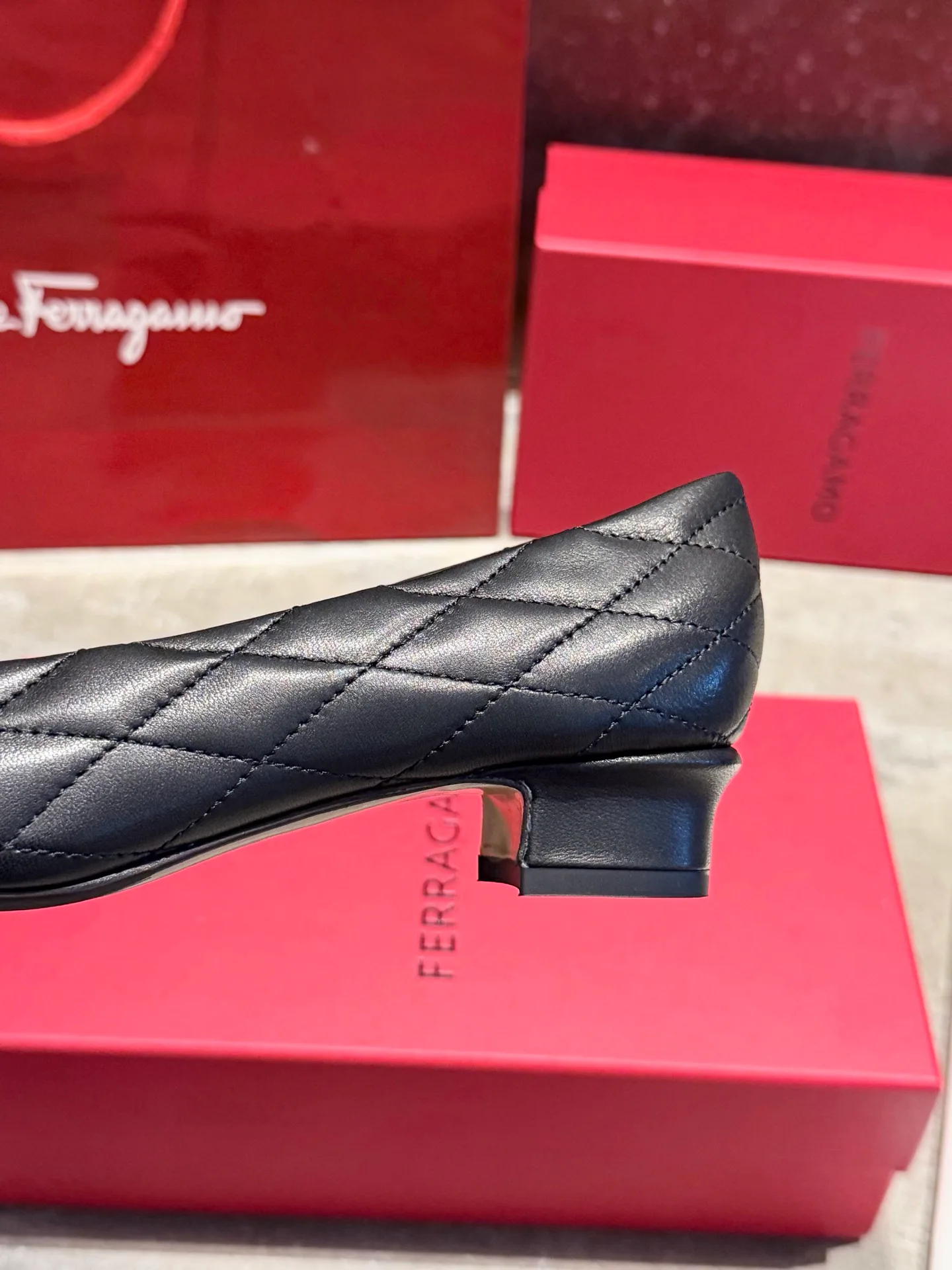 Туфли Женские Salvatore Ferragamo 18146769