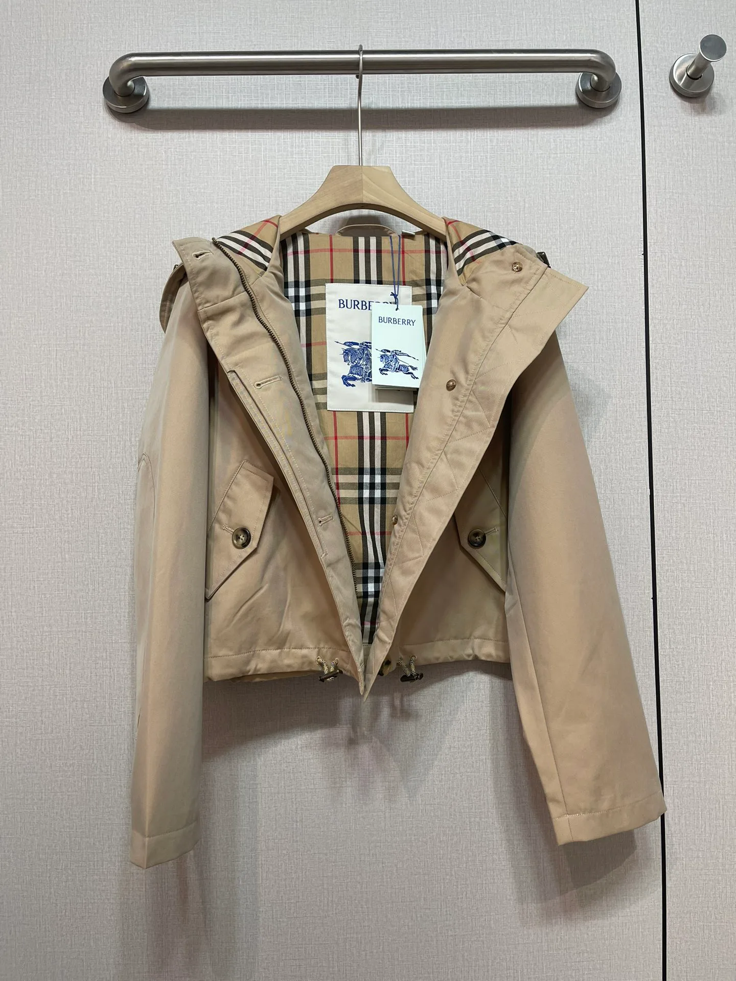 Куртки Женские Burberry Куртки Женские Burberry