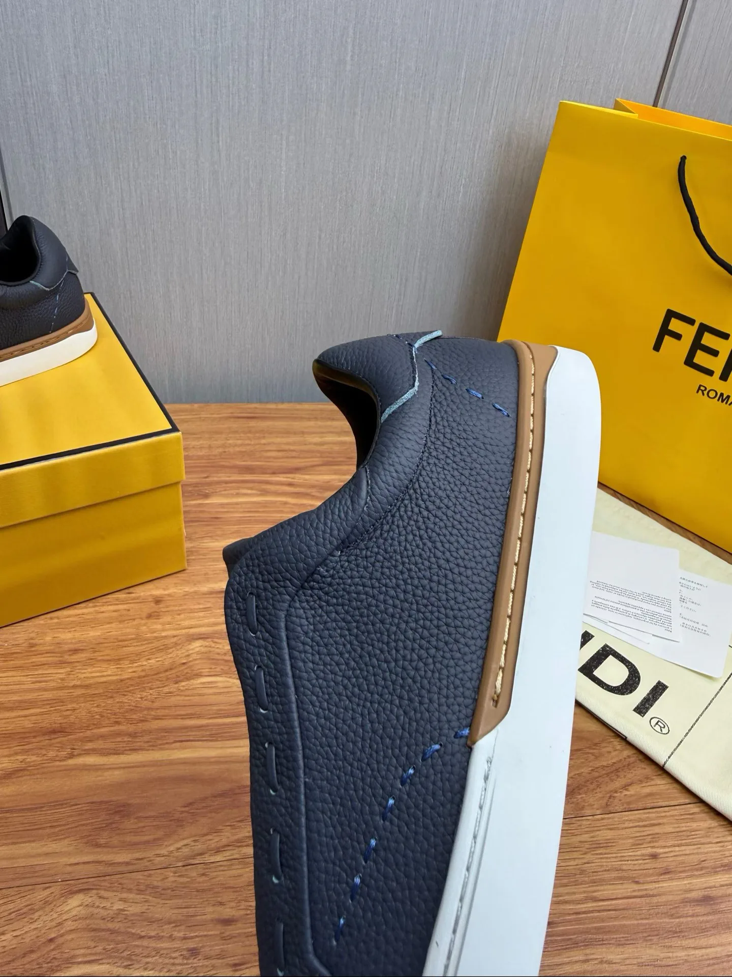 Кроссовки Мужские Fendi 18103056