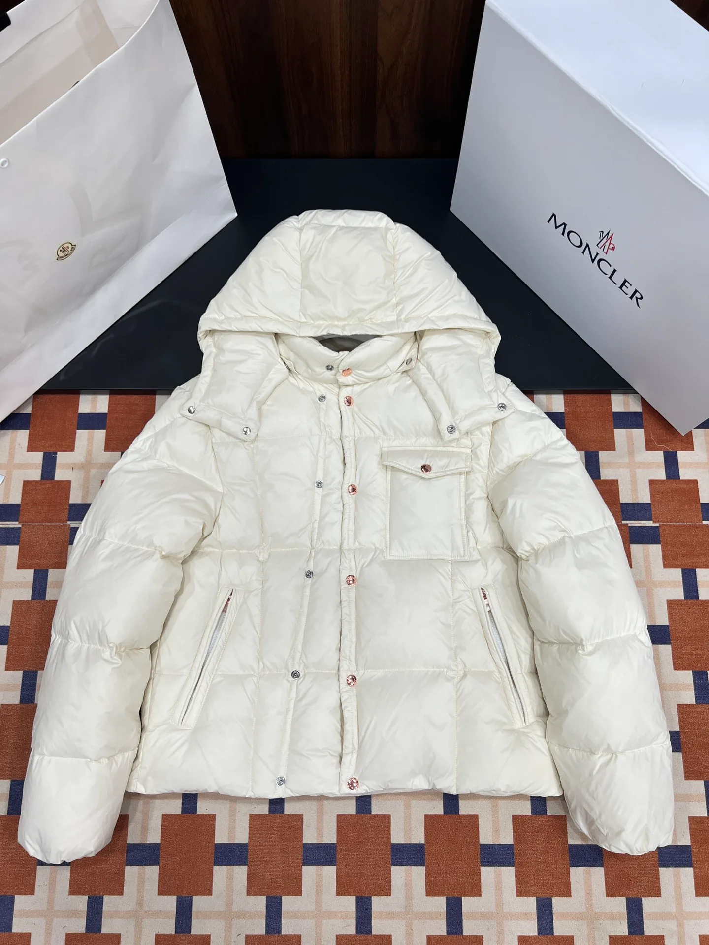 Куртки И Пуховики Женские Moncler 17888371