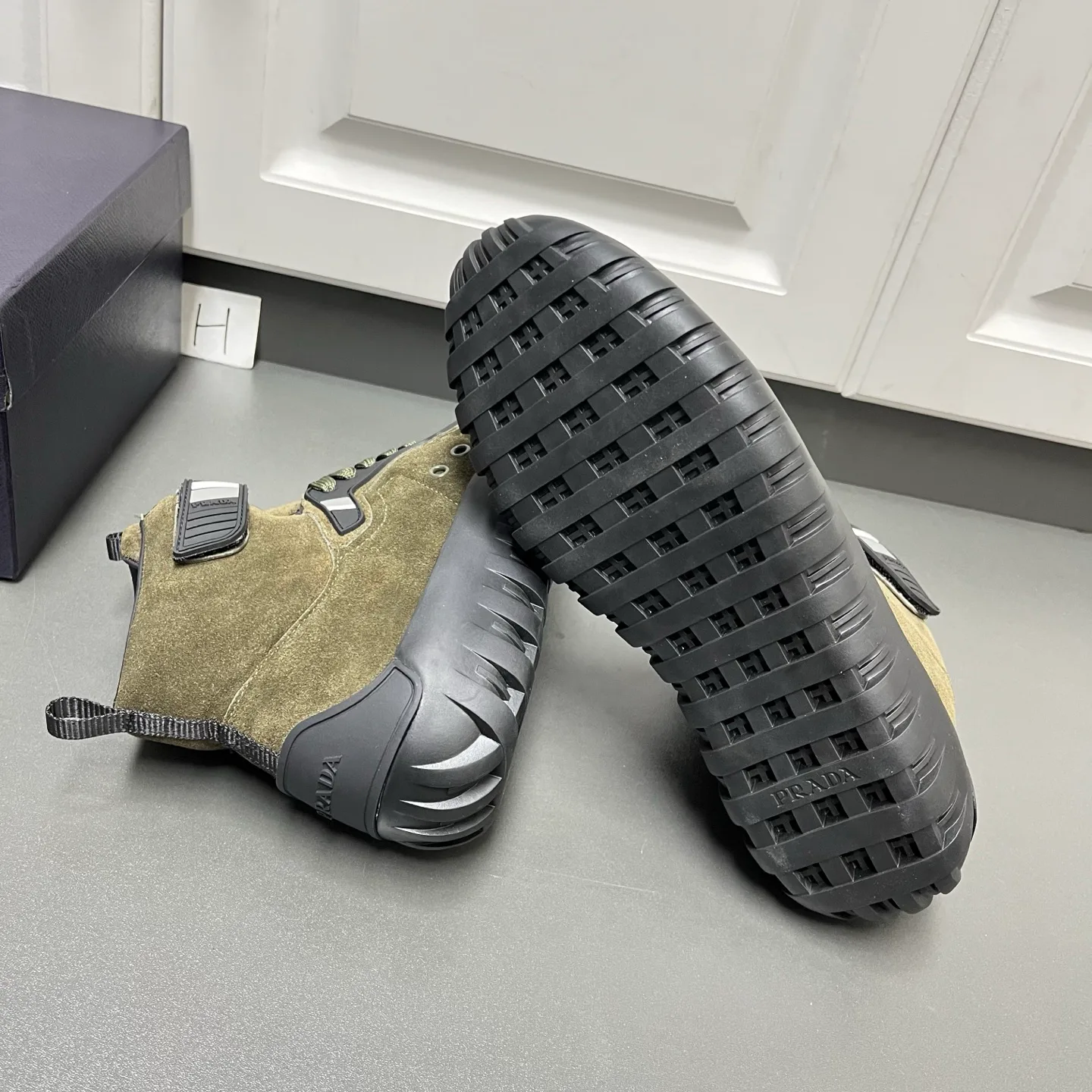 Кроссовки Мужские Prada 1140881