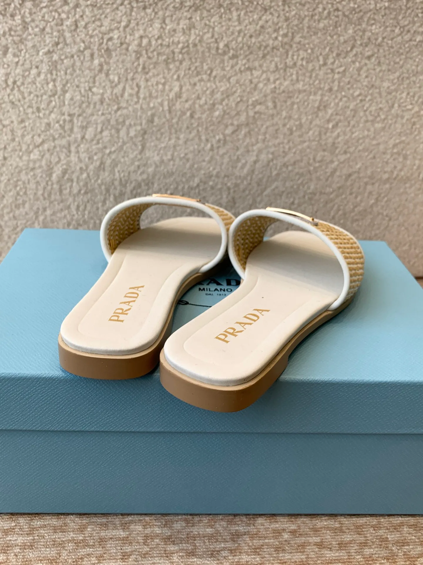 Шлепанцы Женские Prada 13757