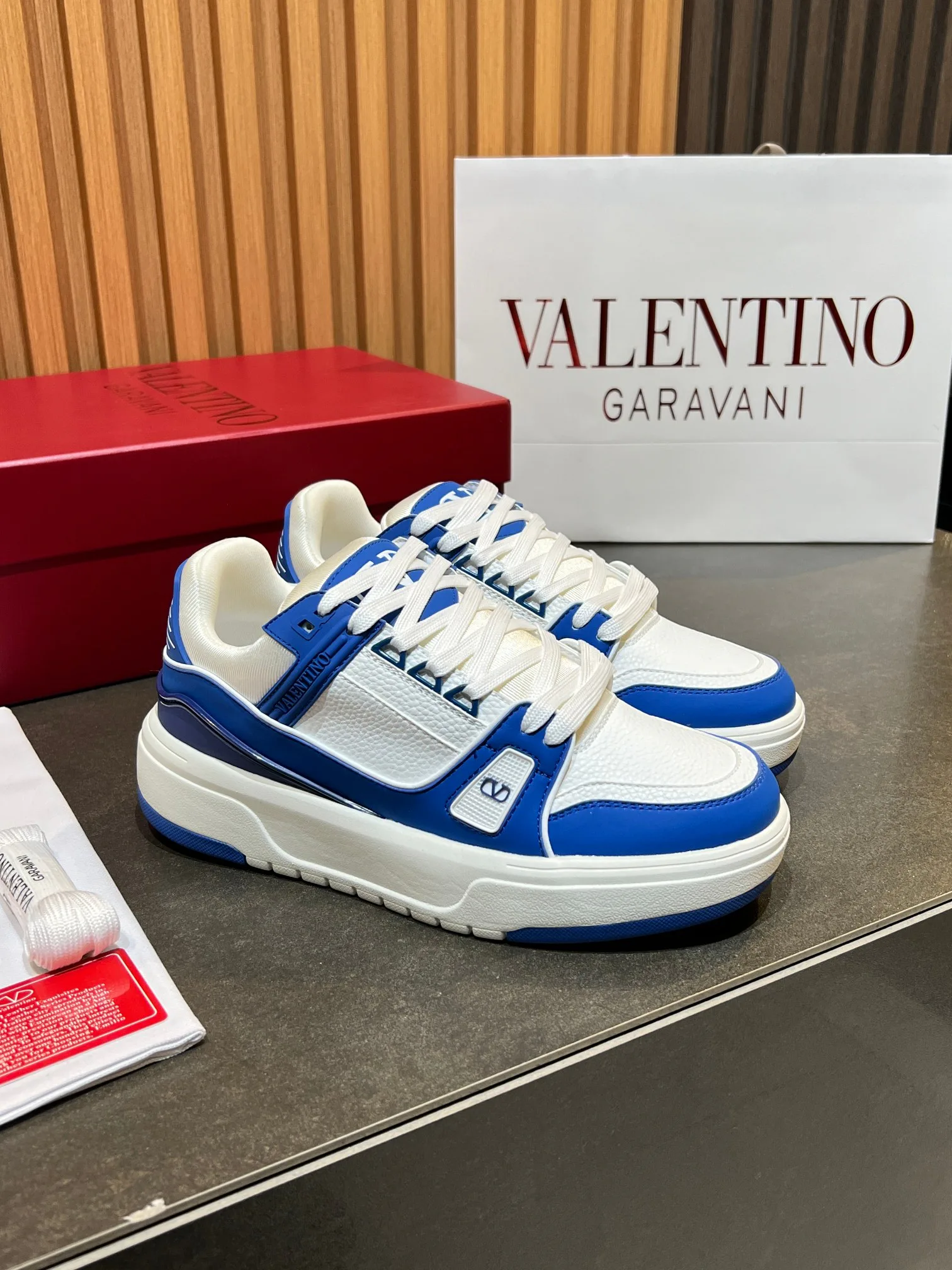 Кроссовки Женские Valentino 11575965