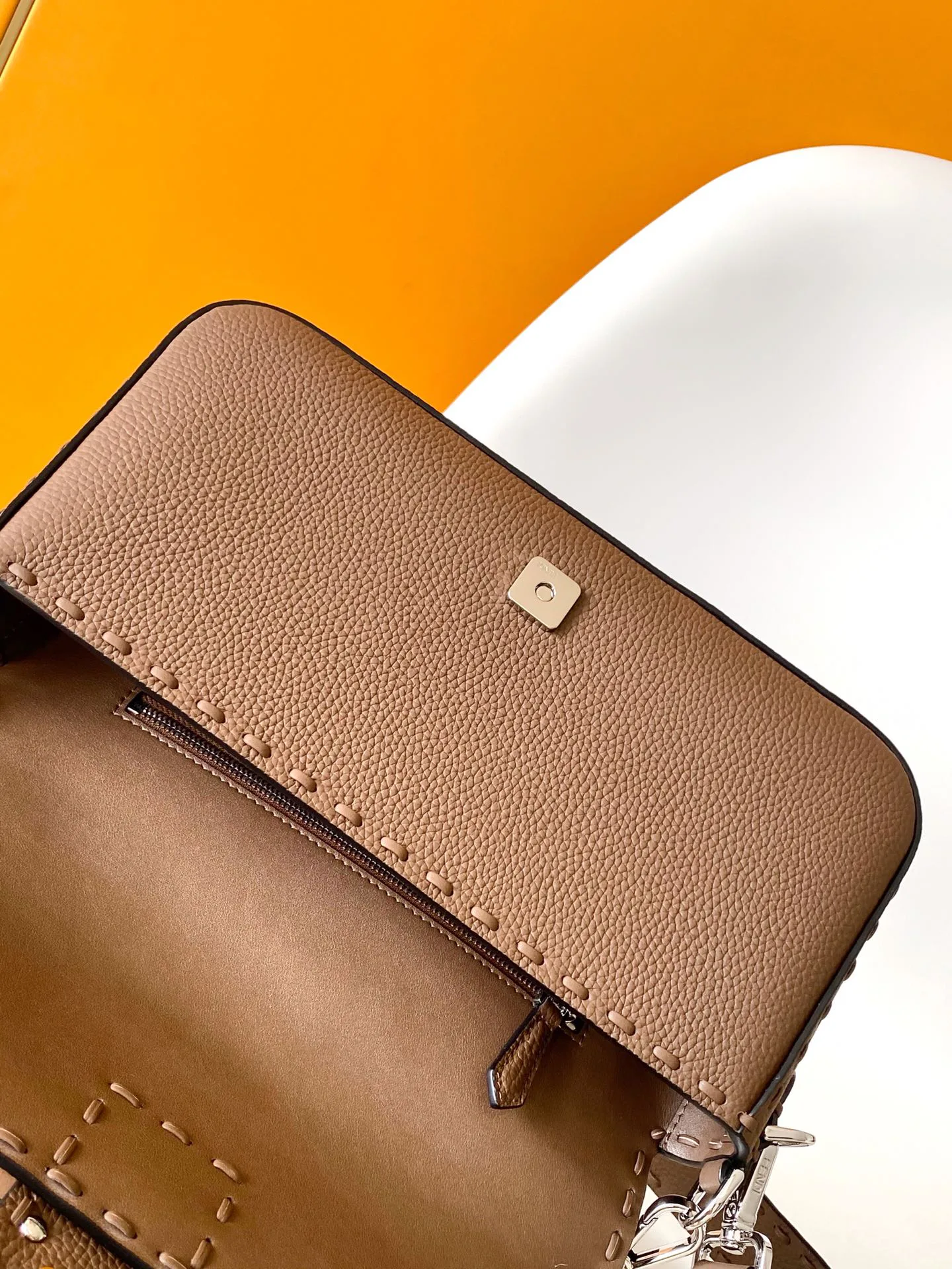 Классические Сумки Женские Fendi 12718236