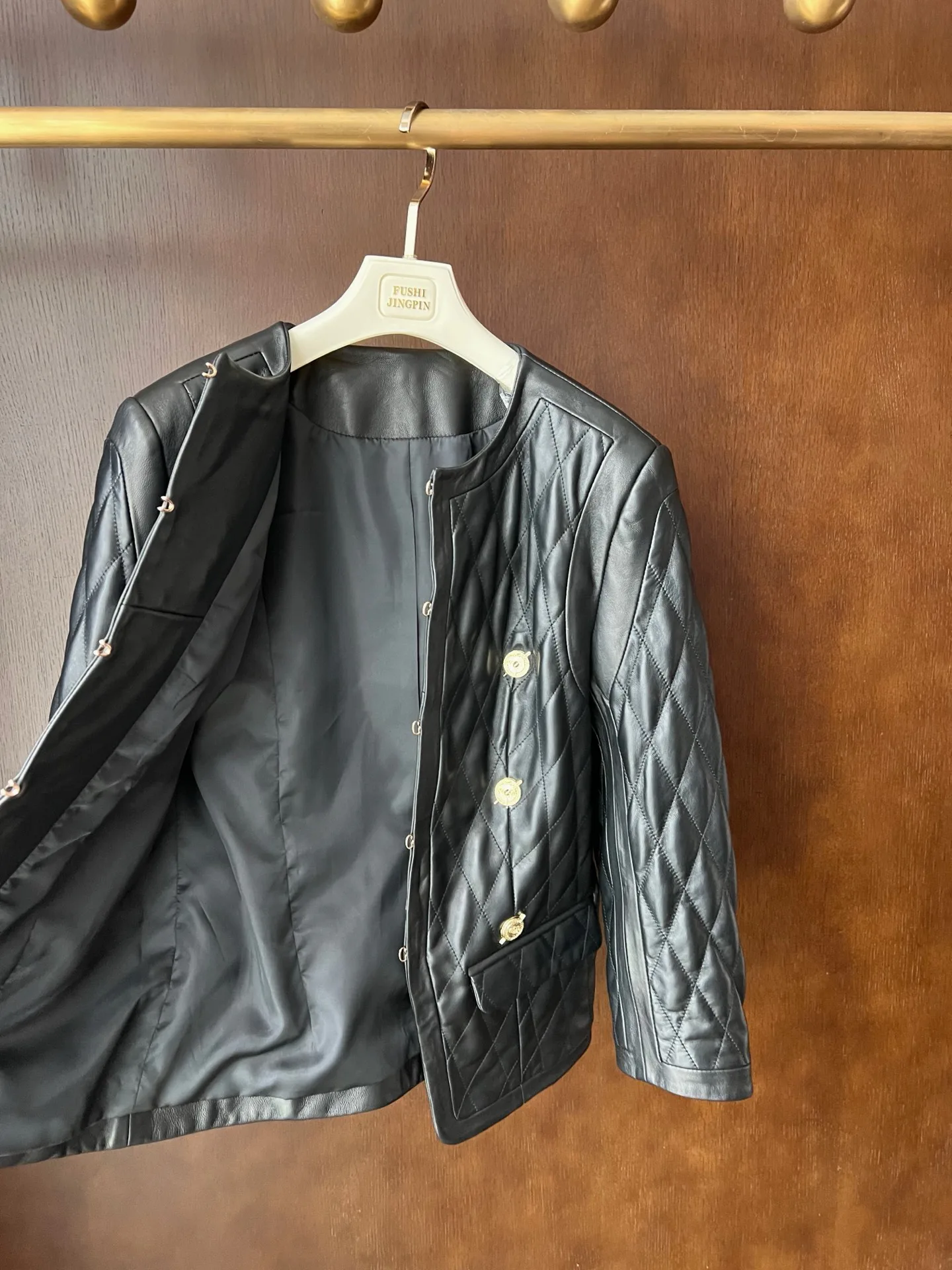 Кожаные Куртки И Дублёнки Женские Celine 9101667