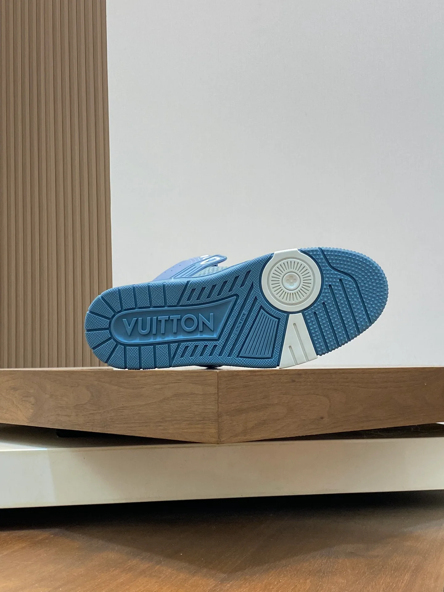 Кроссовки Мужские Louis Vuitton 1483822