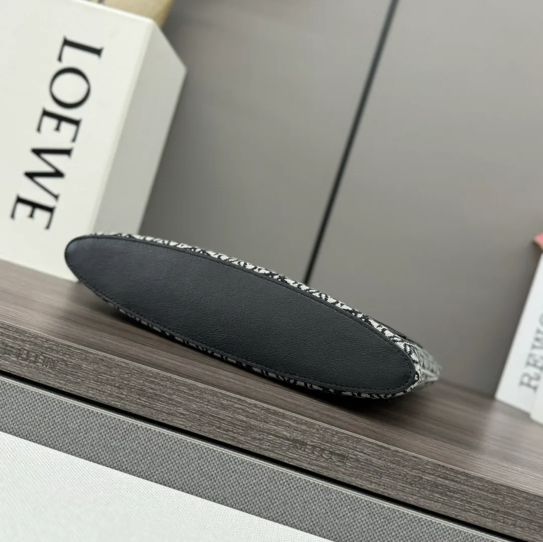 Клатчи Женские Loewe 245240