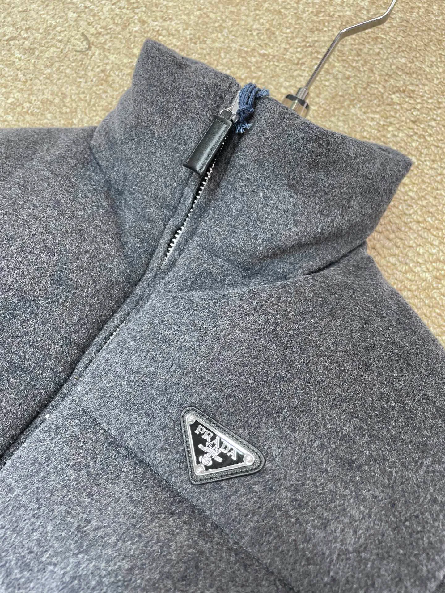 Куртки И Пуховики Женские Prada 146675