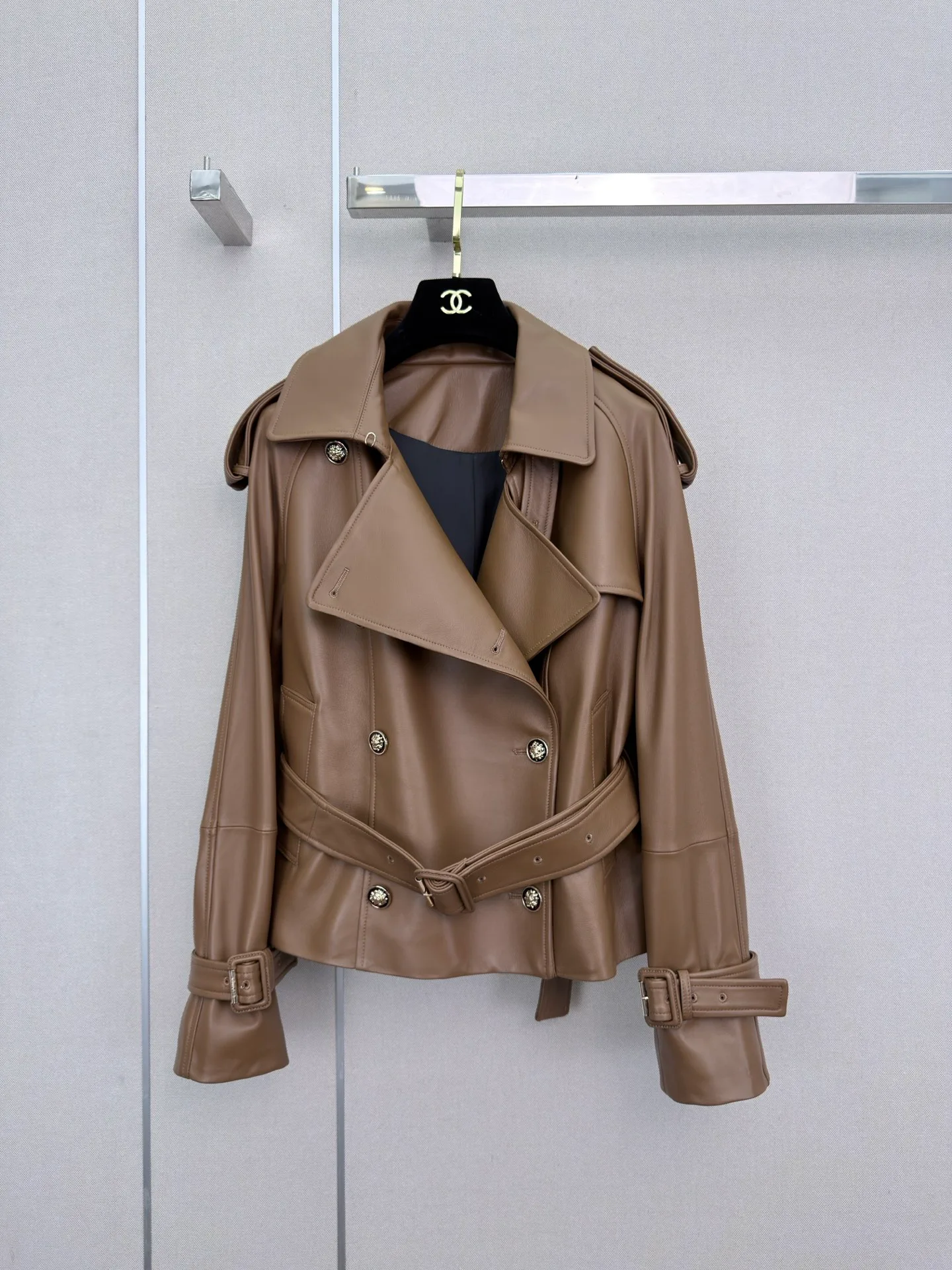 Кожаные Куртки И Дублёнки Женские Chanel 18174809