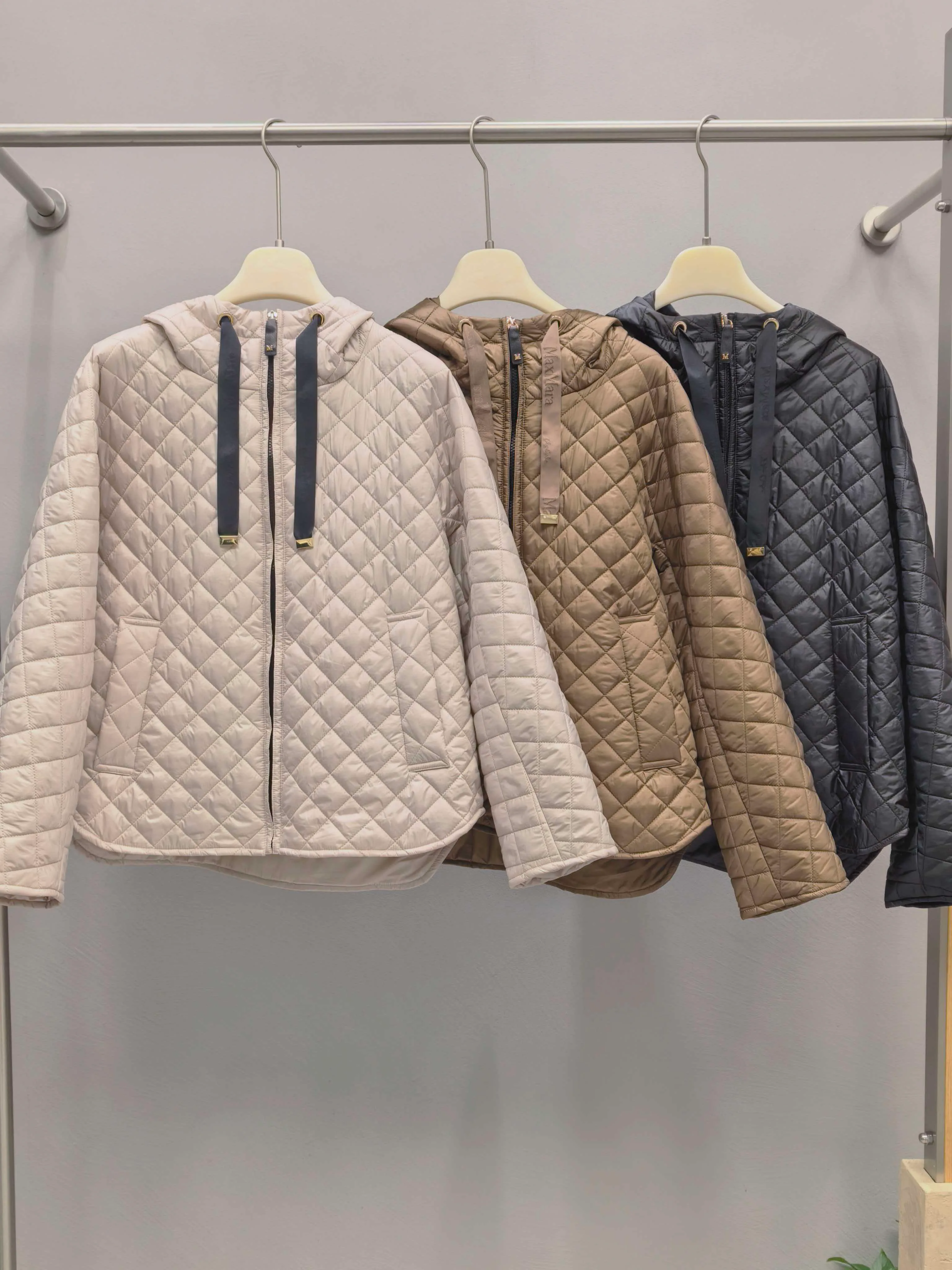 Куртки И Пуховики Женские Max Mara 18829069