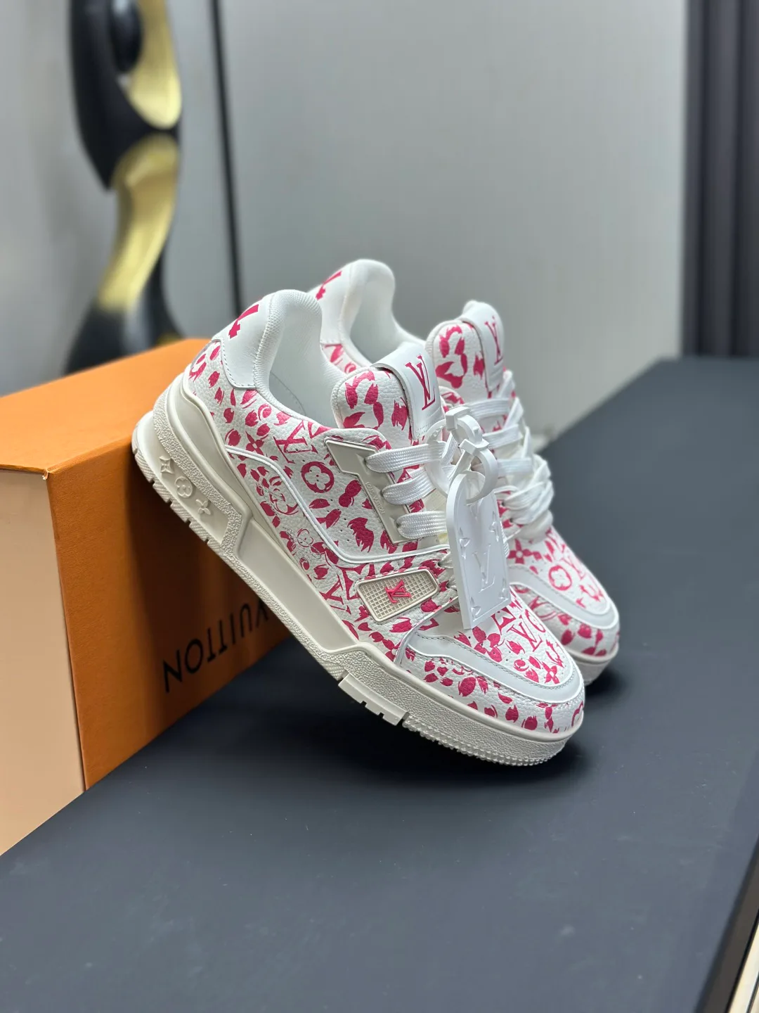 Кроссовки Женские Louis Vuitton 10646367