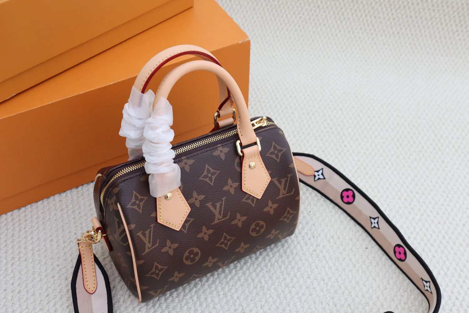 Классические Сумки Женские Louis Vuitton 18088970