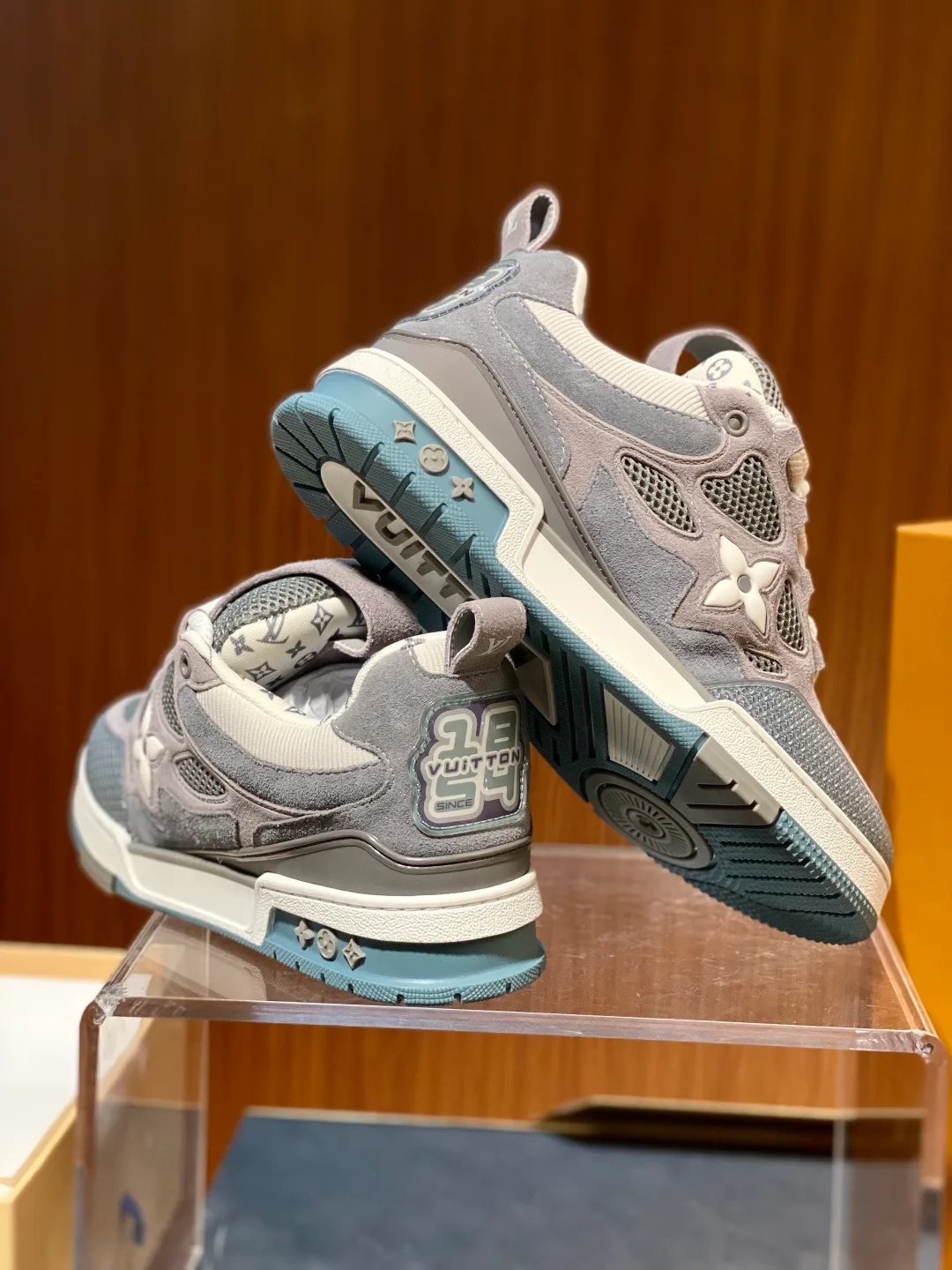 Кроссовки Женские Louis Vuitton 499618