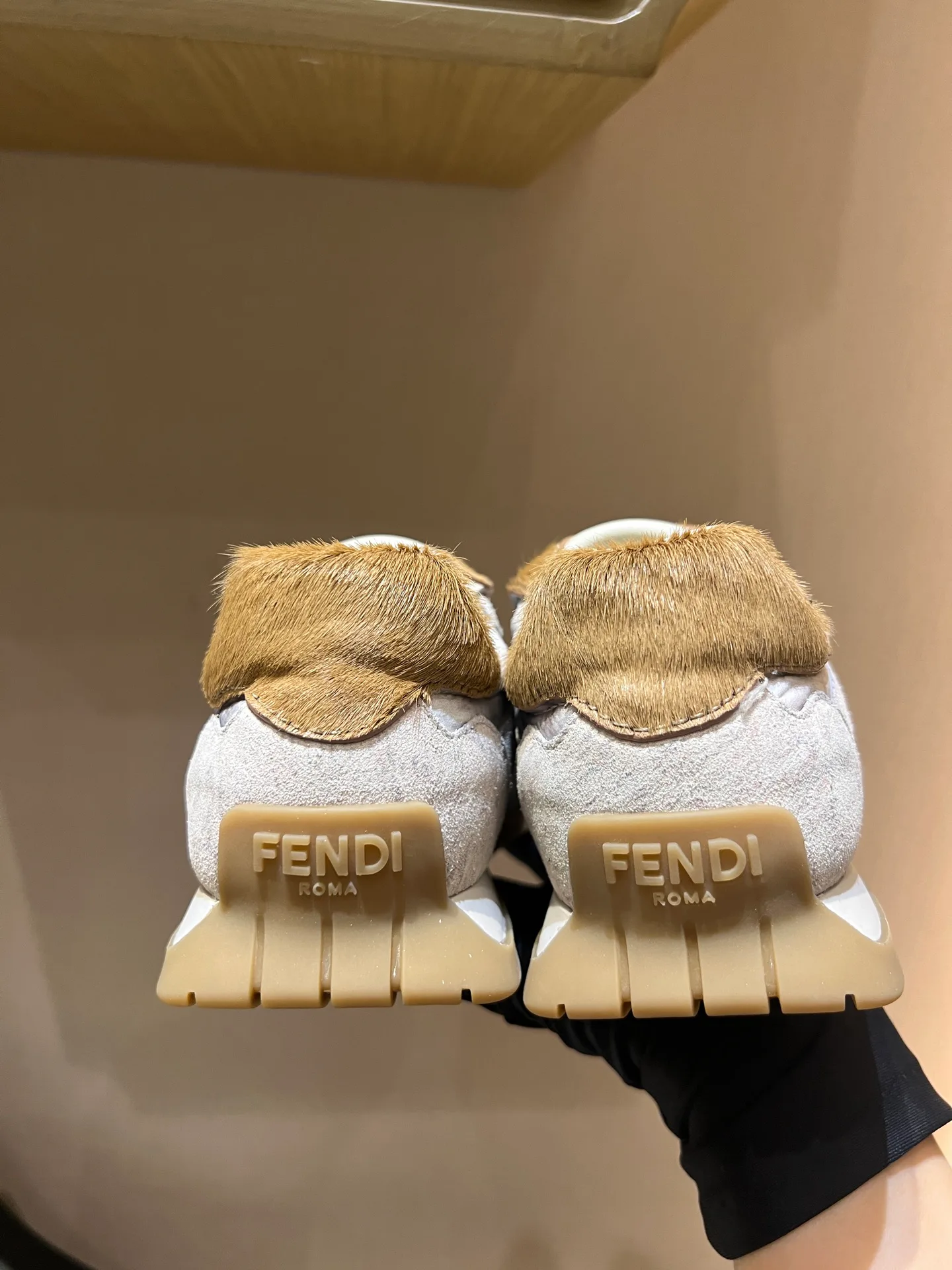 Кроссовки Женские Fendi 18020741