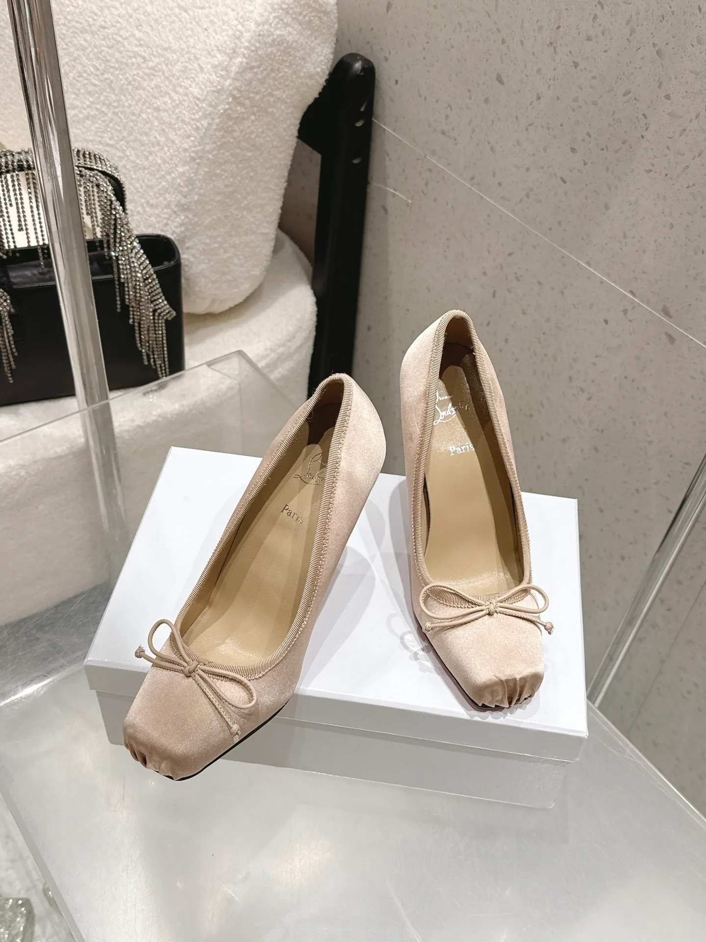 Туфли Женские Christian Louboutin 13078783