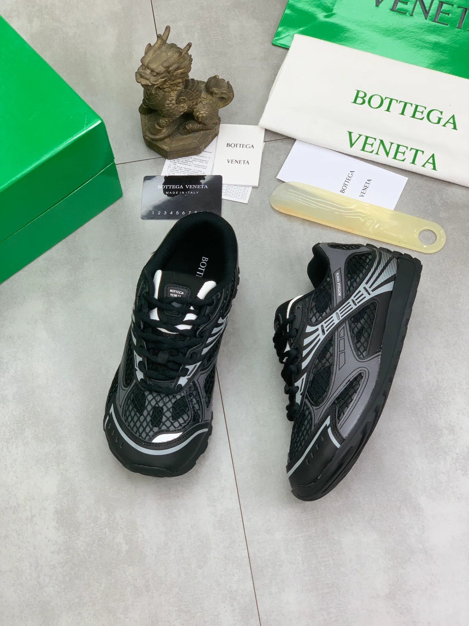 Кроссовки Женские Bottega Veneta 18365165
