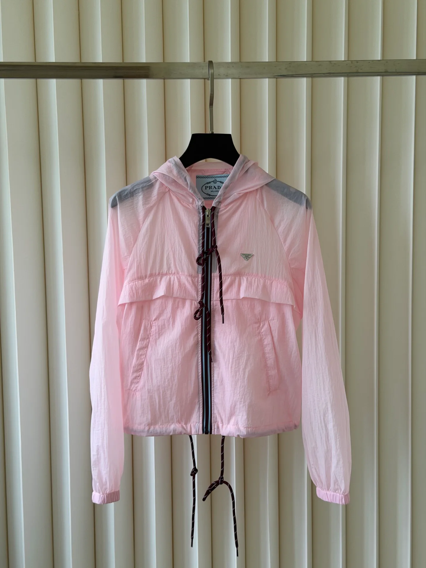 Куртки И Пуховики Женские Prada 17612840