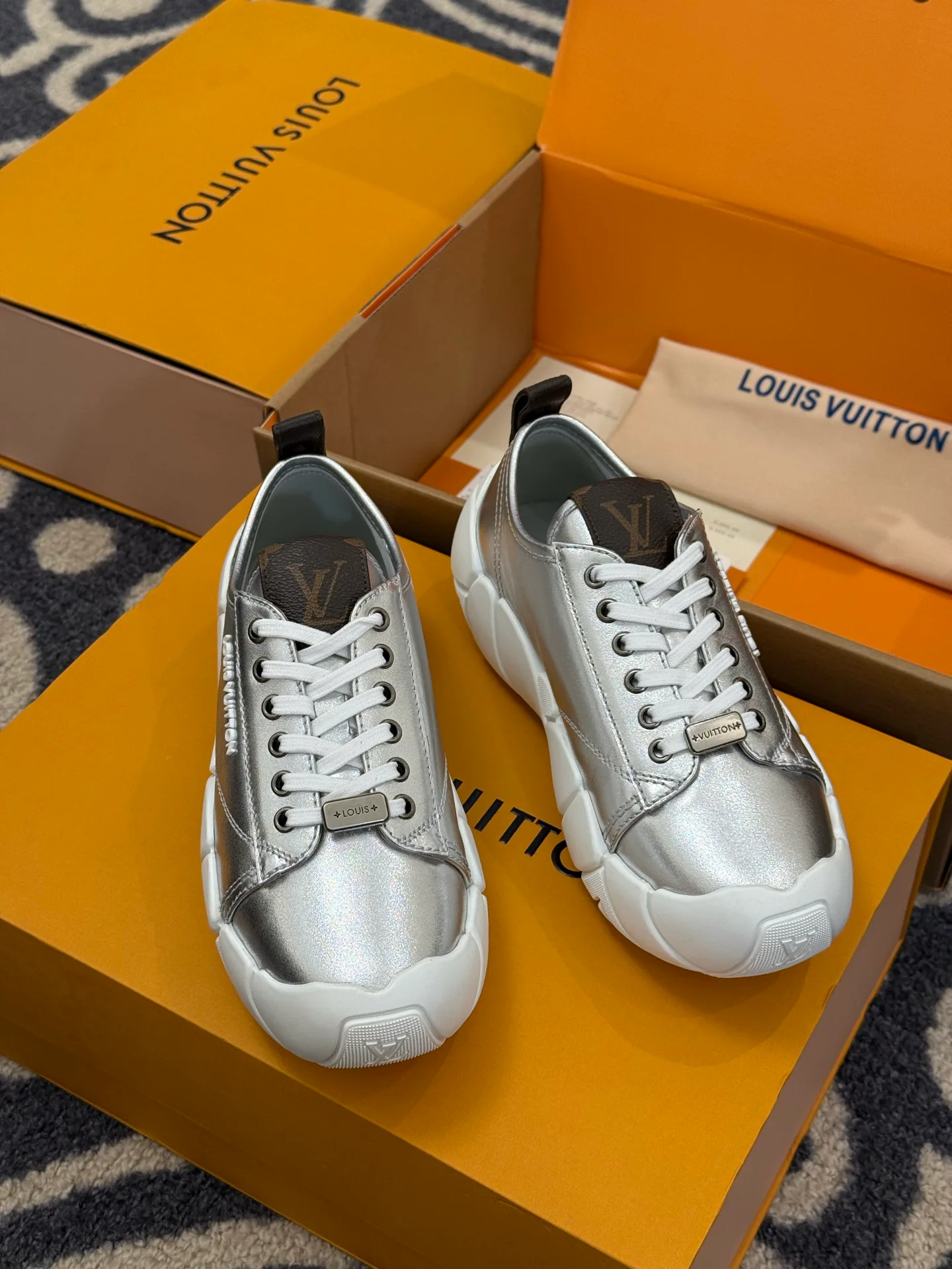 Кроссовки Женские Louis Vuitton 140468