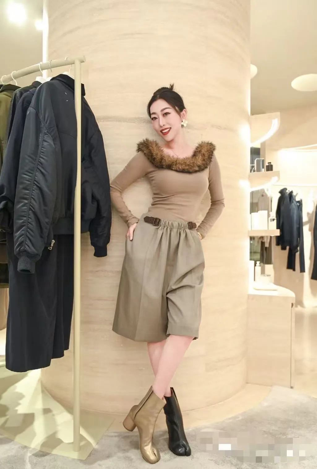 Шорты Женские Loewe 10690796