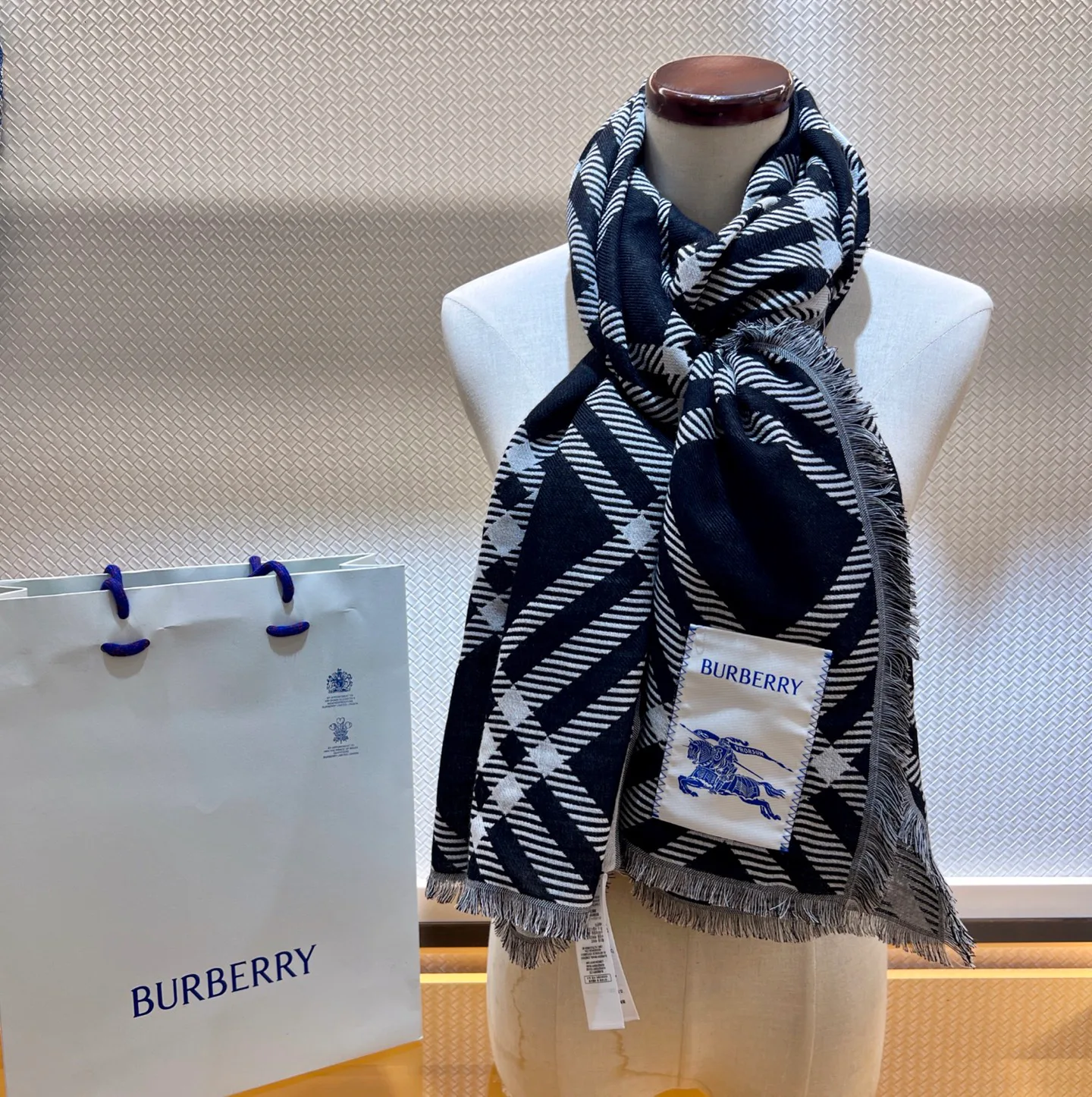 Шарфы Burberry 347441