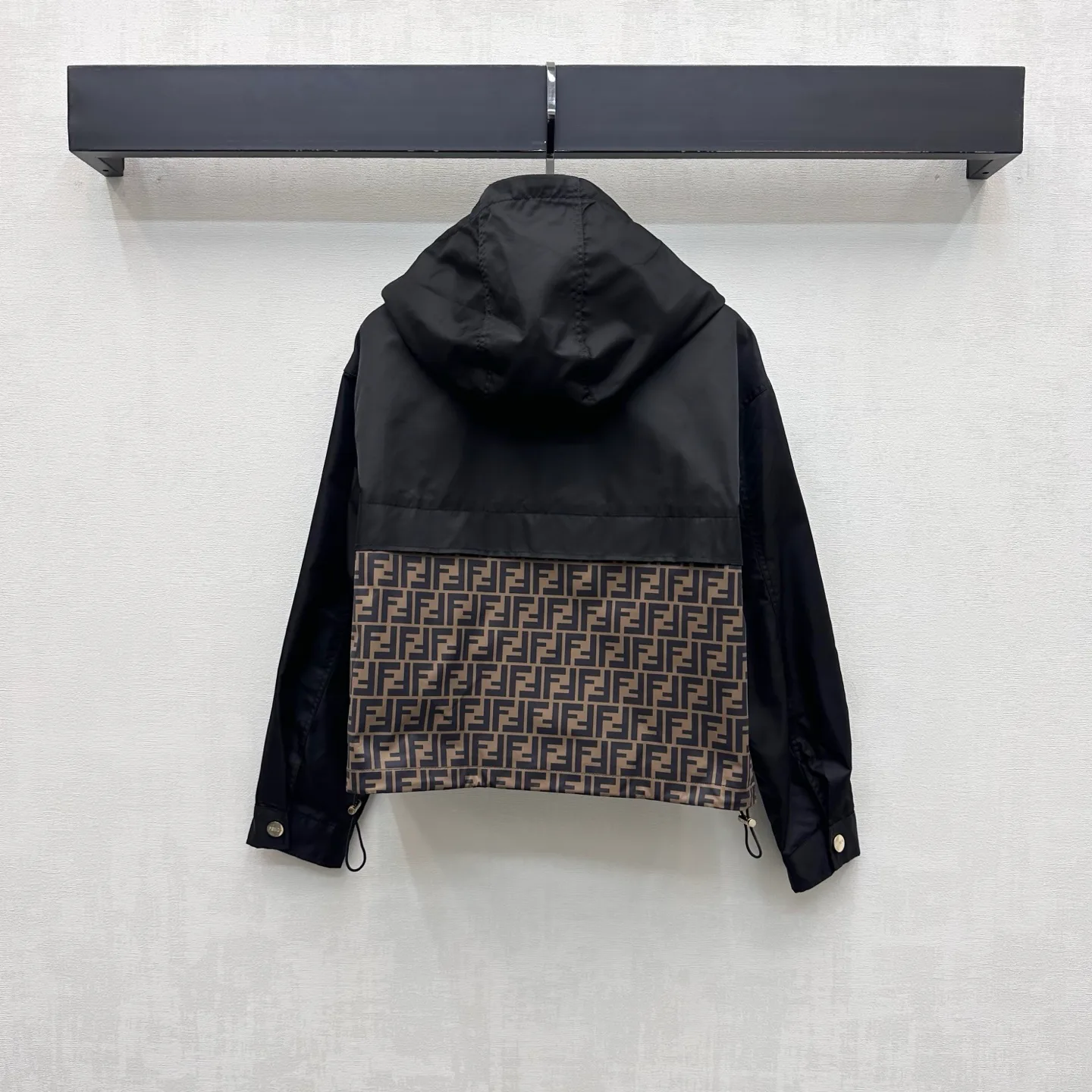 Куртки И Пуховики Женские Fendi 18279135