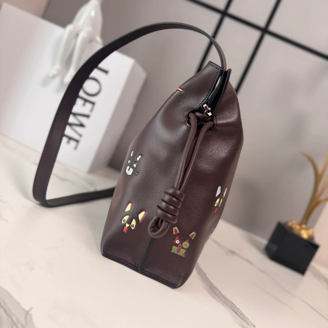 Классические Сумки Женские Loewe 11674688