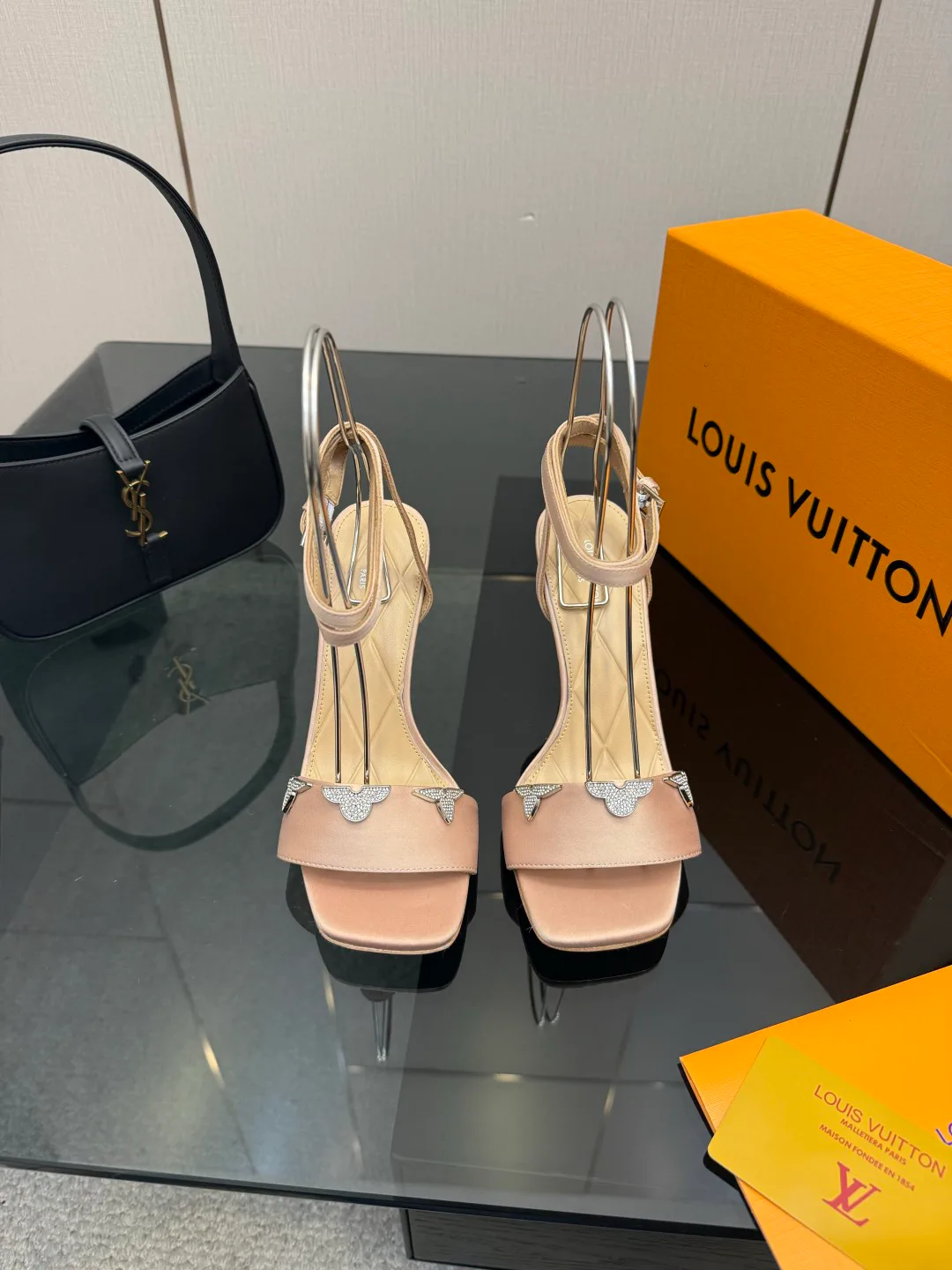 Босоножки Женские Louis Vuitton 5052037