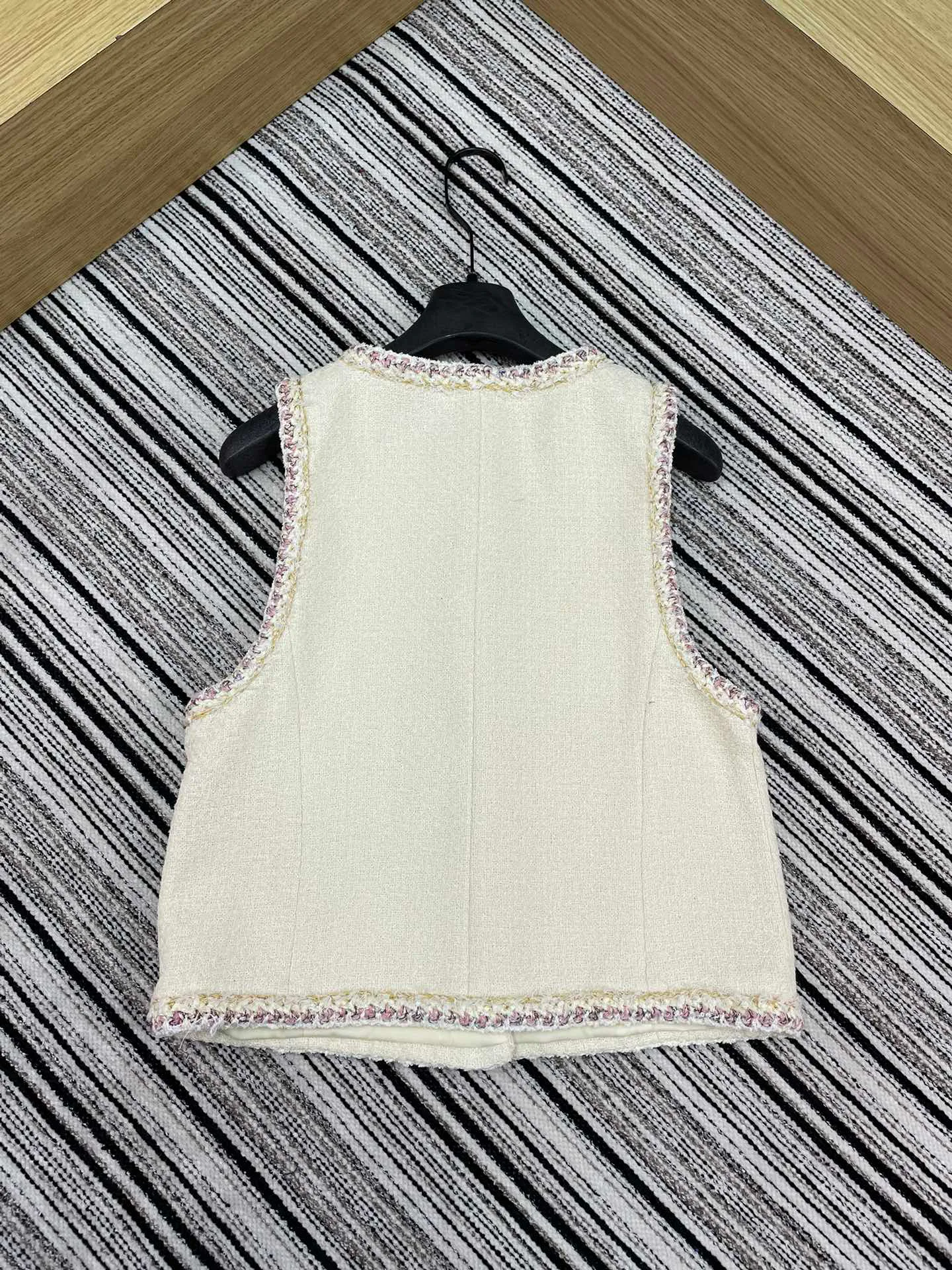 Жилеты Женские Chanel 1293139