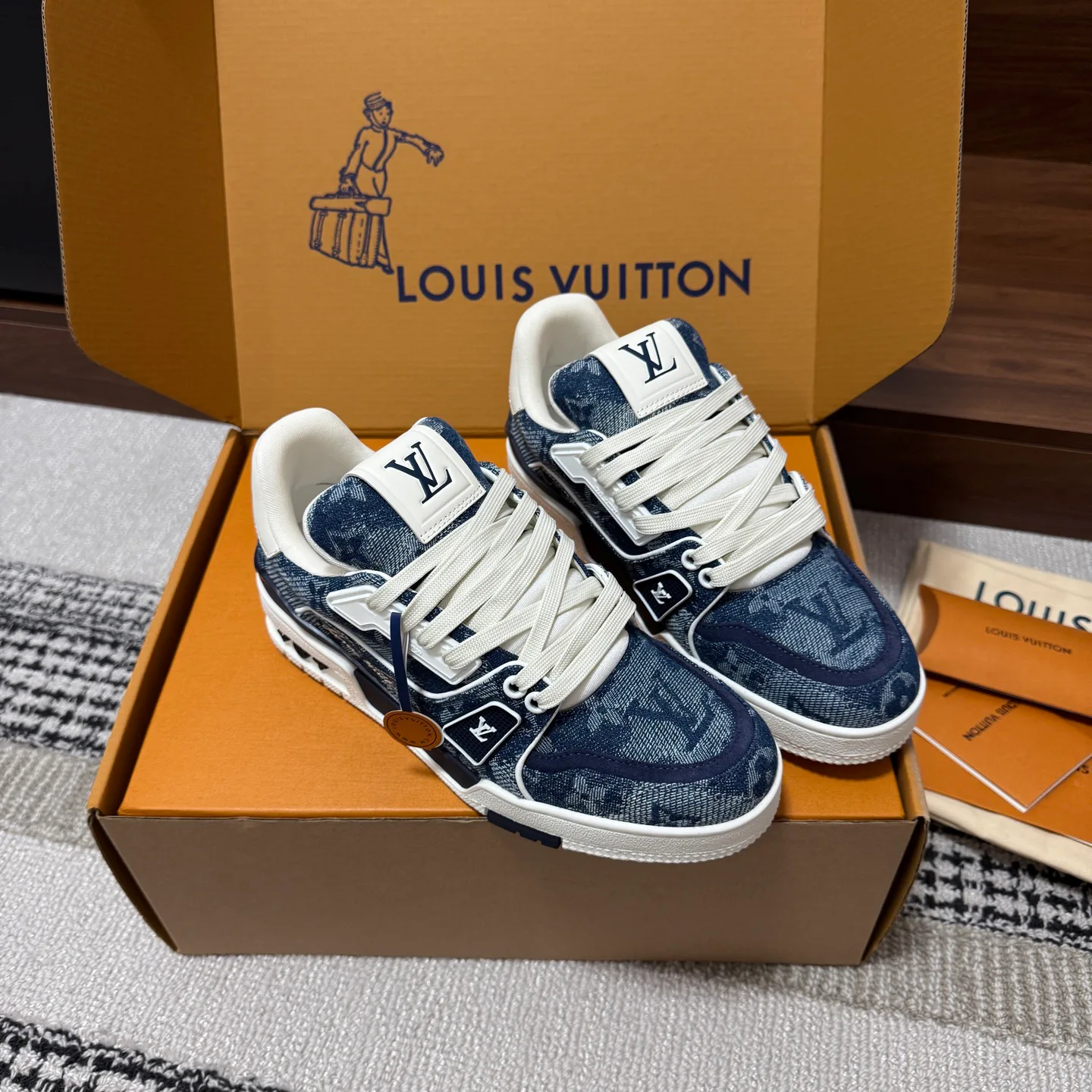 Кроссовки Женские Louis Vuitton 1546749