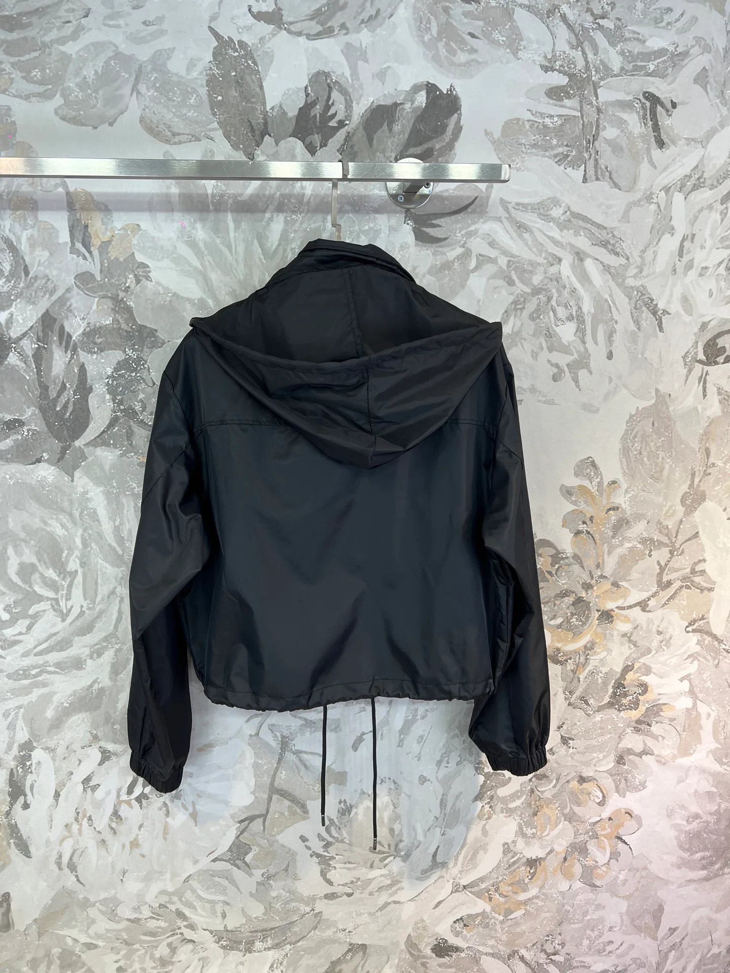 Куртки И Пуховики Женские Prada 18428493