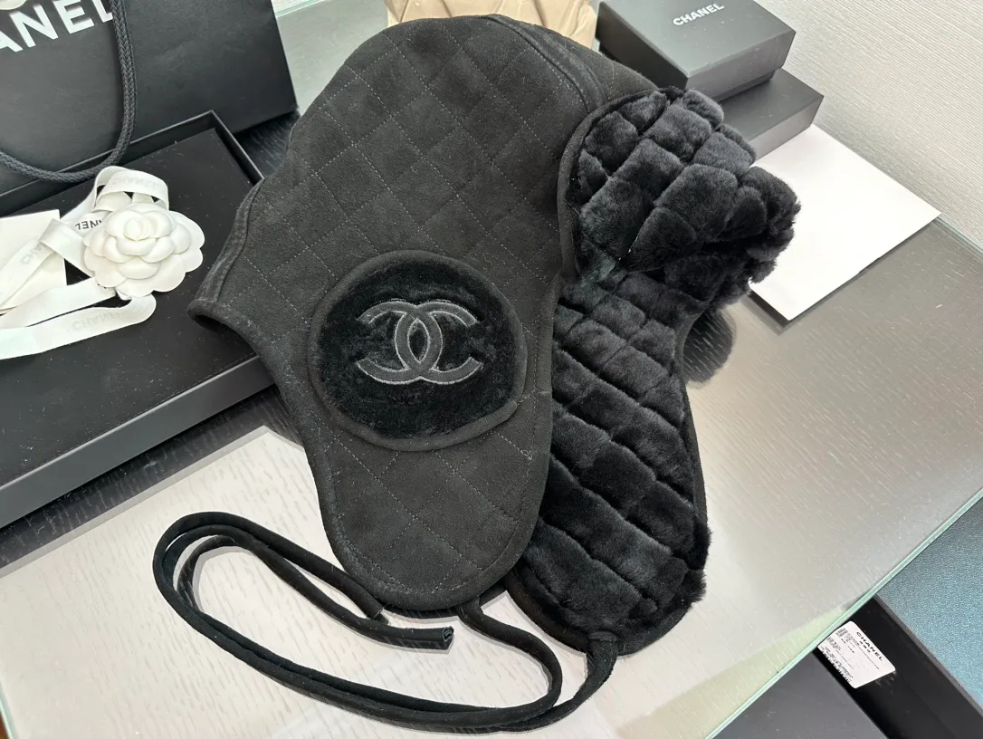 Головные Уборы Chanel 18347668
