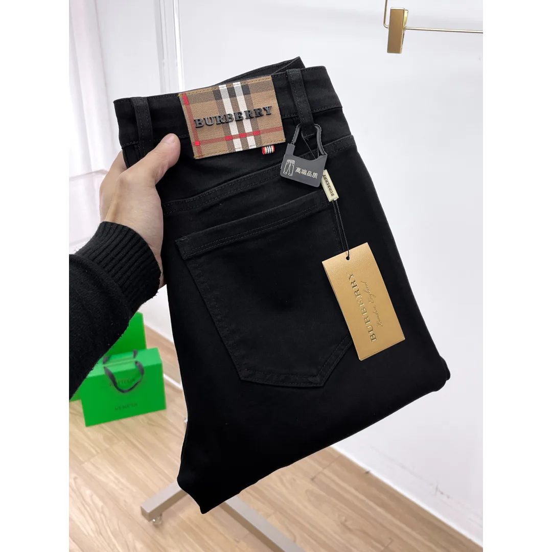 Джинсы Мужские Burberry 18098432