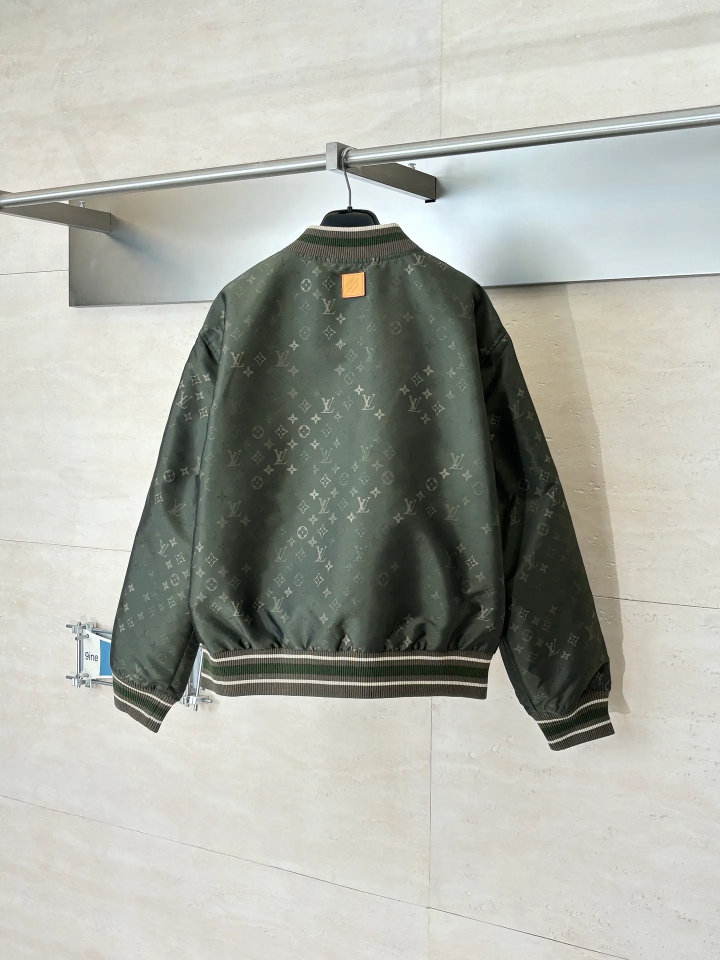 Куртки Женские Louis Vuitton 493387