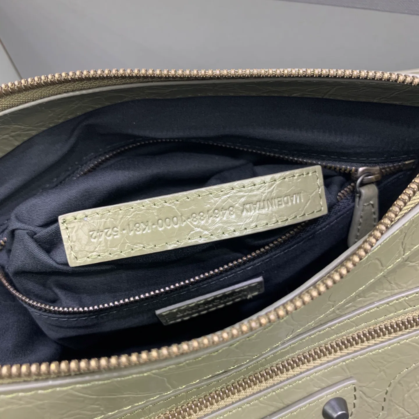 Сумки На Ремне Женские Balenciaga 13427253