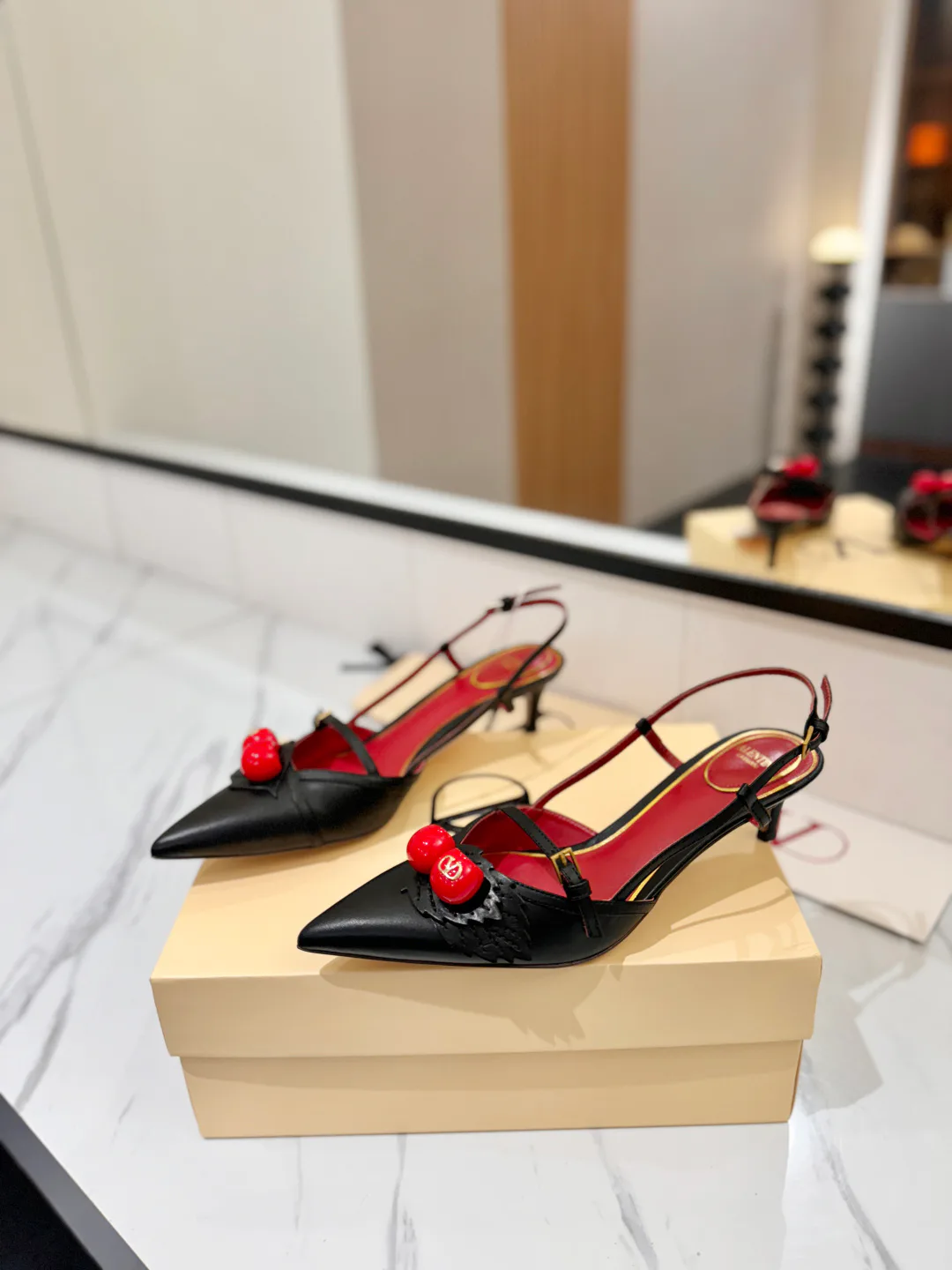 Босоножки Женские Valentino 11448930