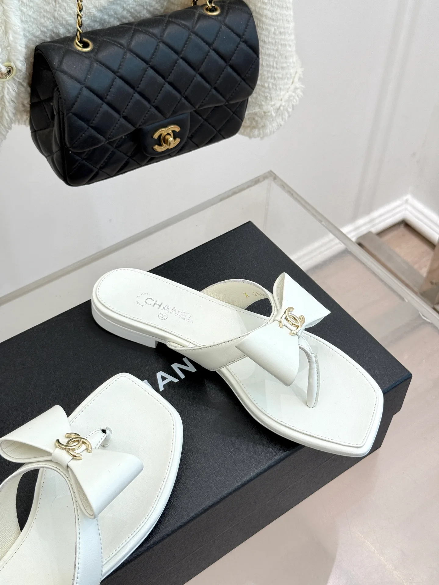 Шлепанцы Женские Chanel 16965746