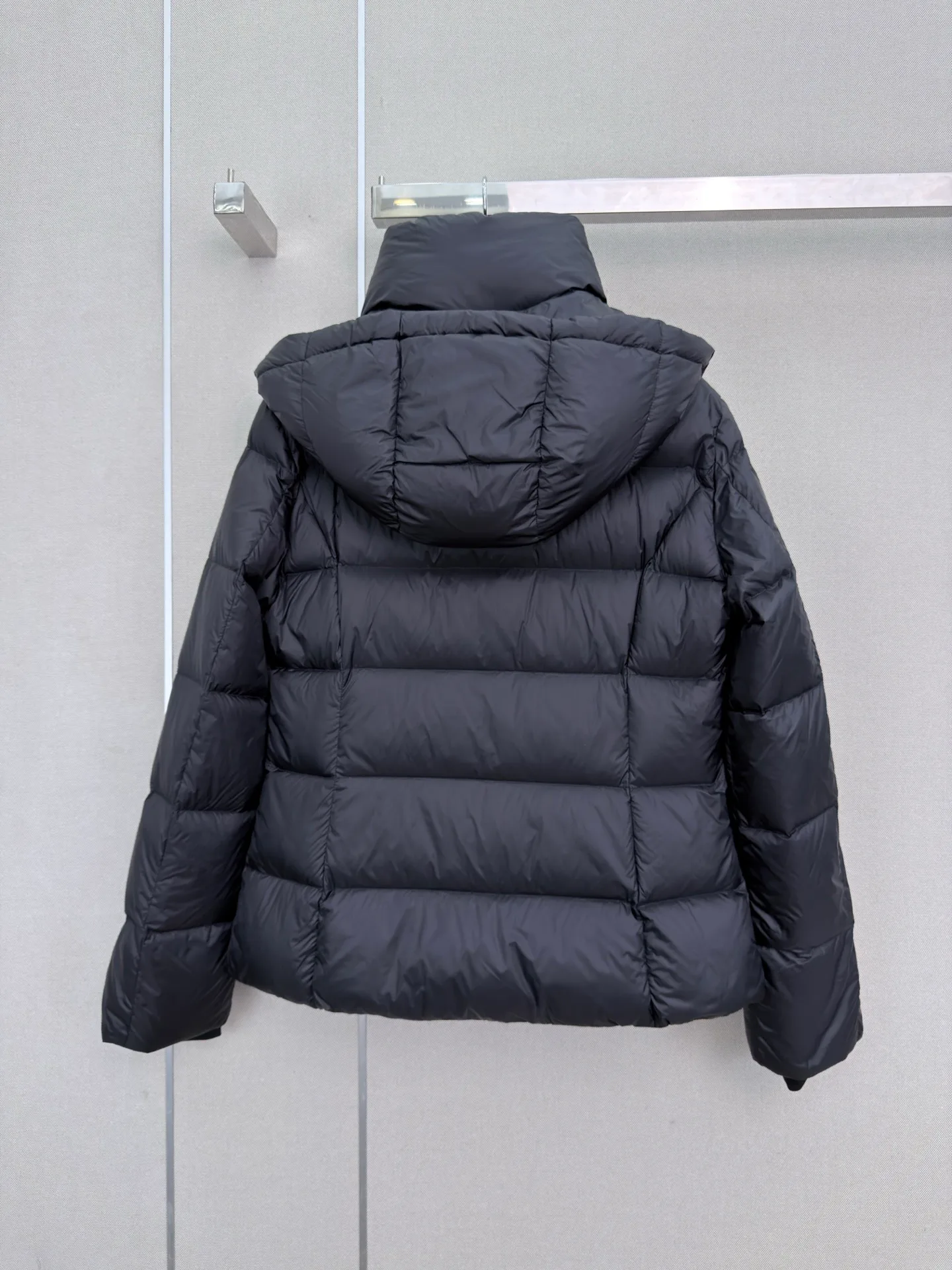 Куртки И Пуховики Женские Prada 18185814