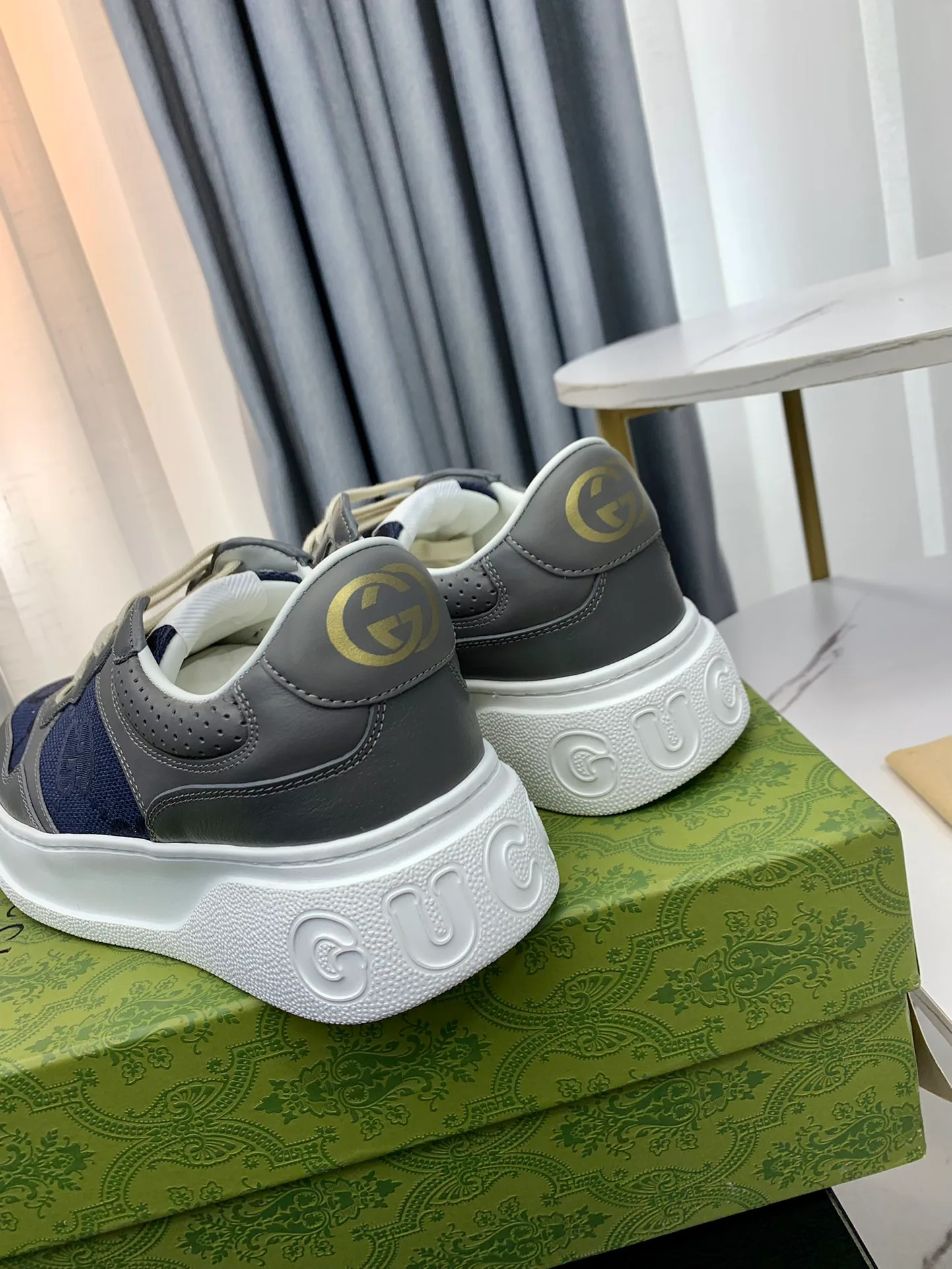 Кроссовки Женские Gucci 12227966