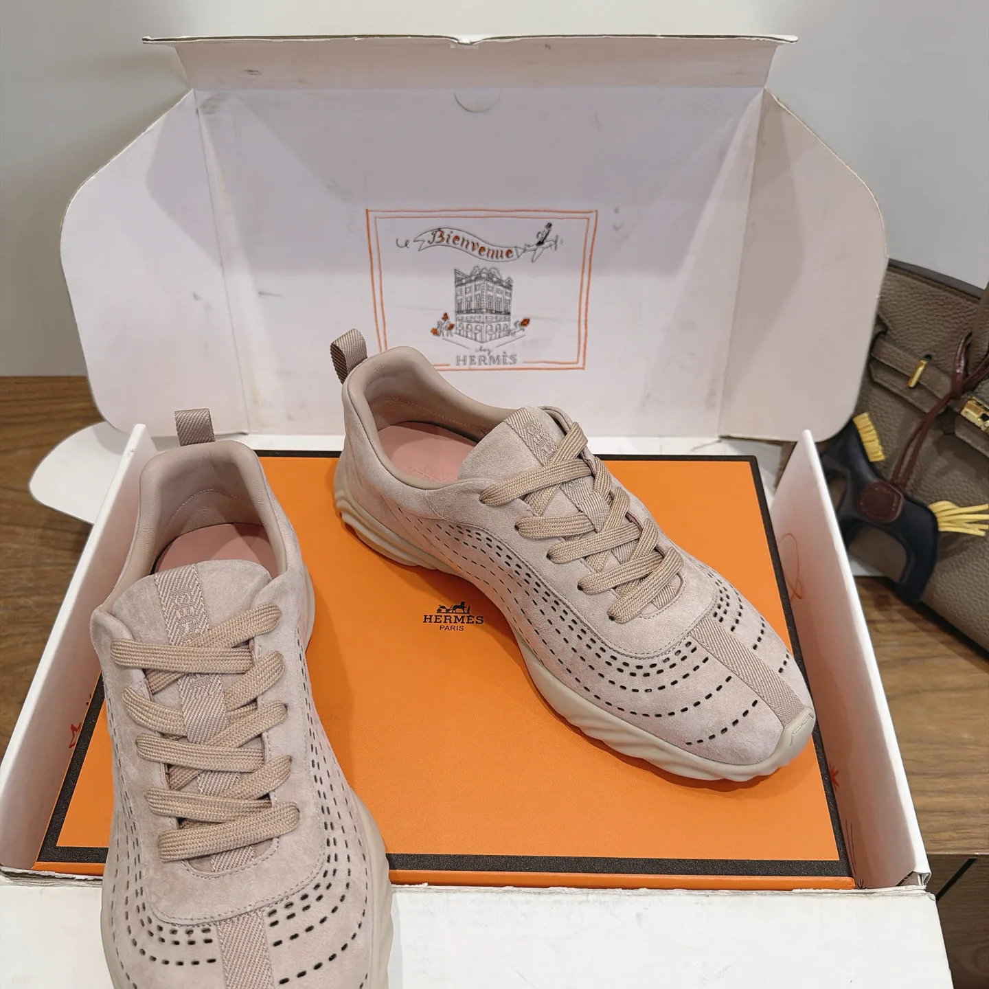 Кроссовки Женские Hermes 18230948