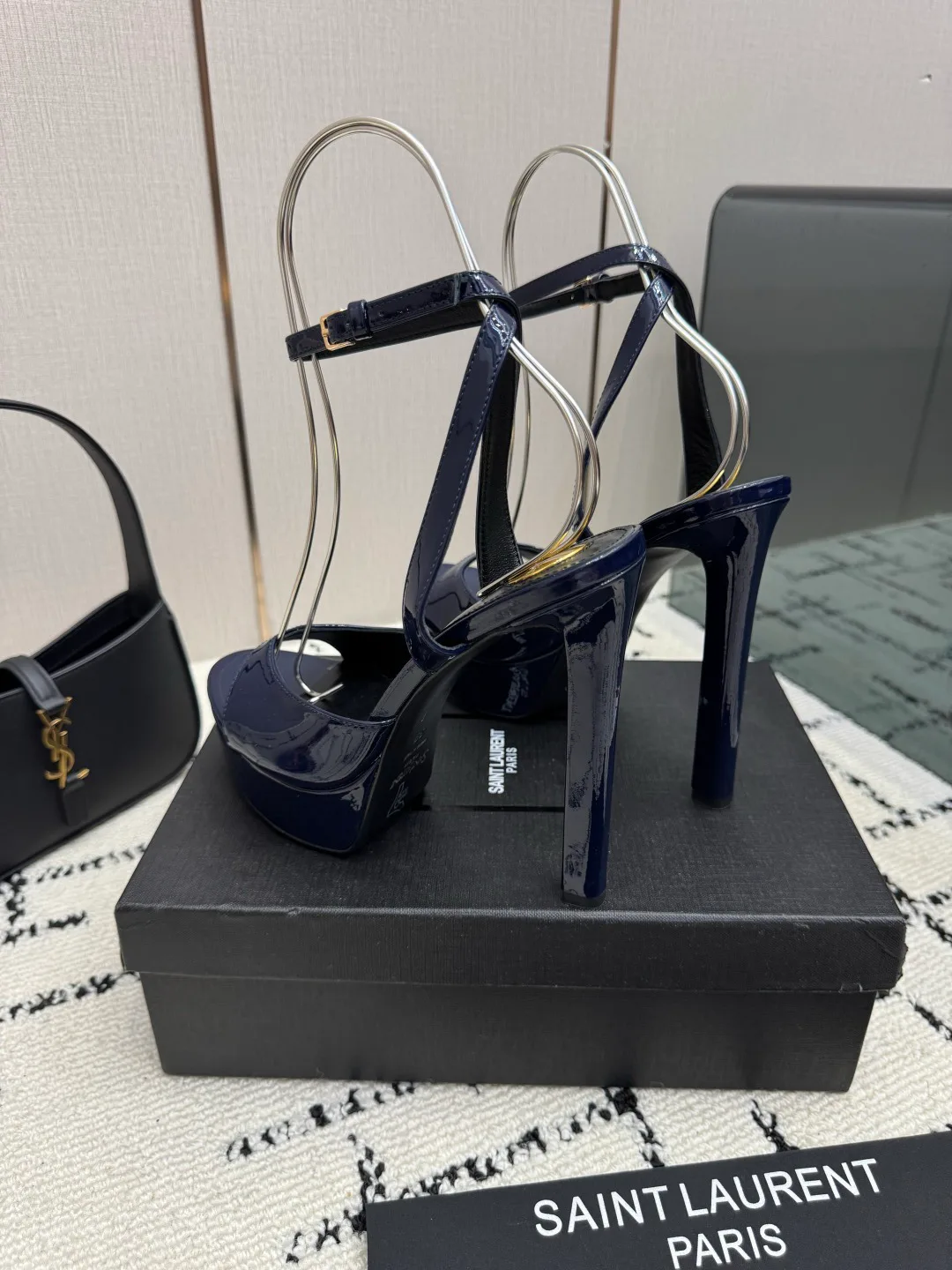 Босоножки Женские Saint Laurent 18049022