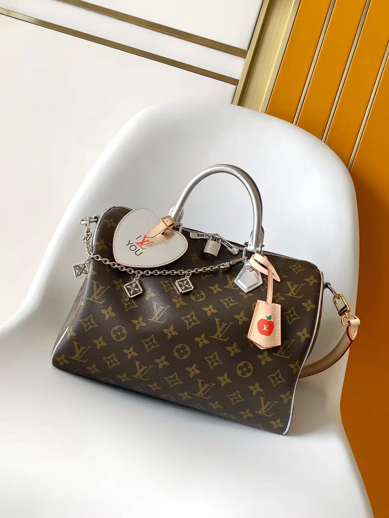 Классические Сумки Женские Louis Vuitton 13435270
