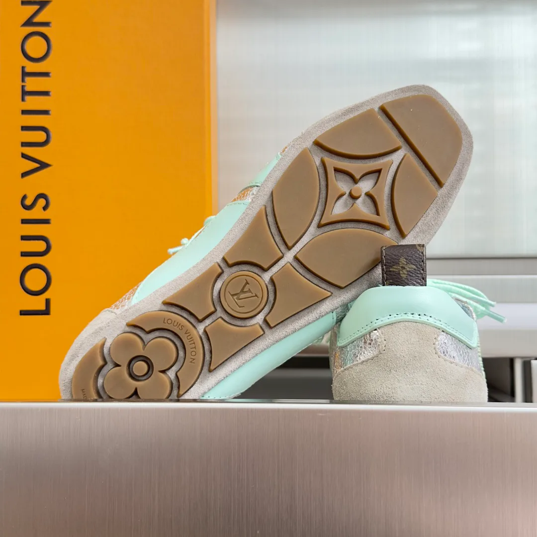 Кроссовки Женские Louis Vuitton 17780696