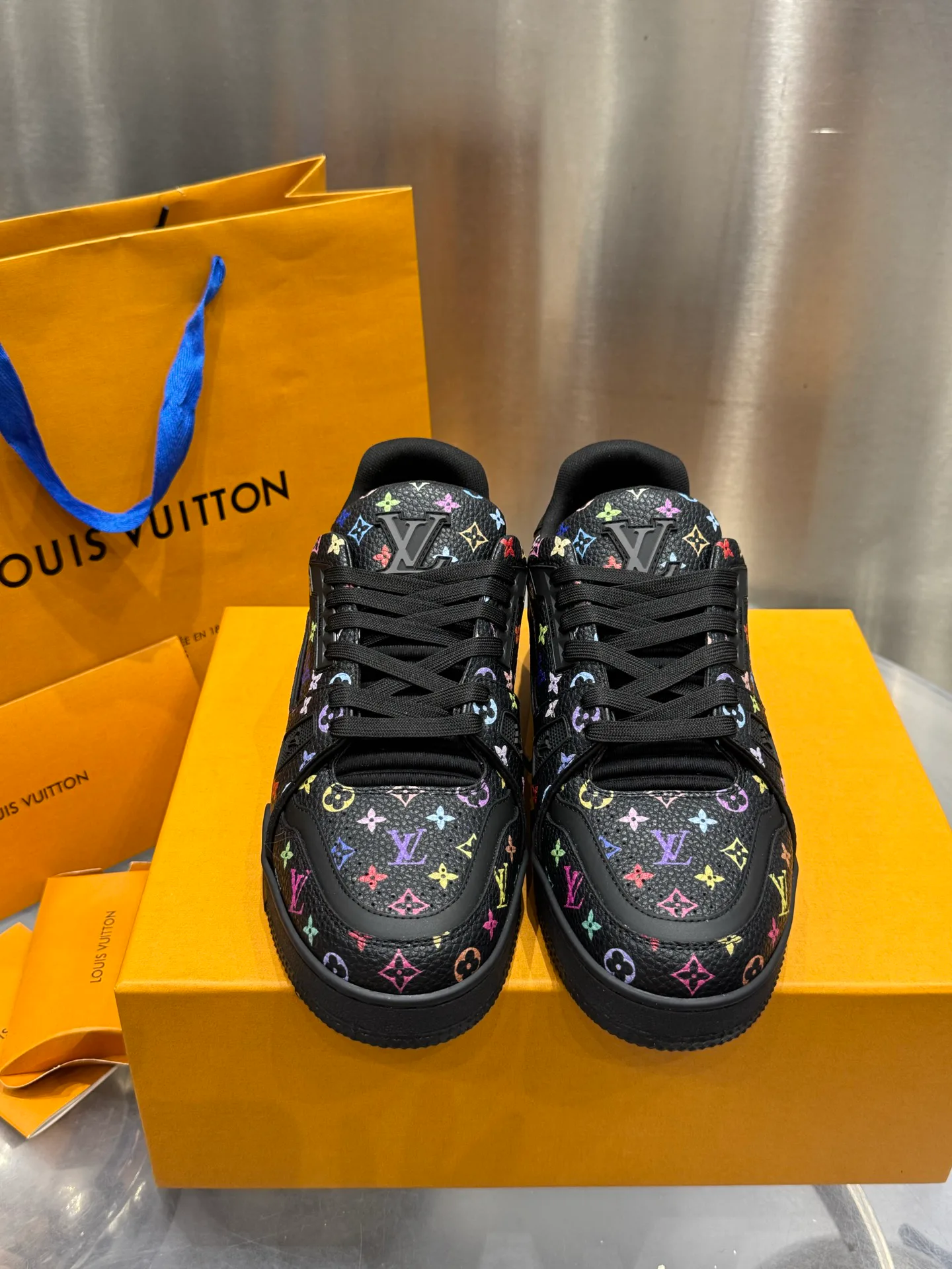 Кроссовки Мужские Louis Vuitton 19073346