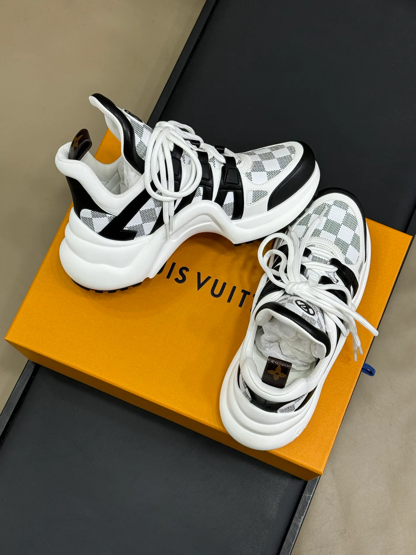 Кроссовки Женские Louis Vuitton 28555