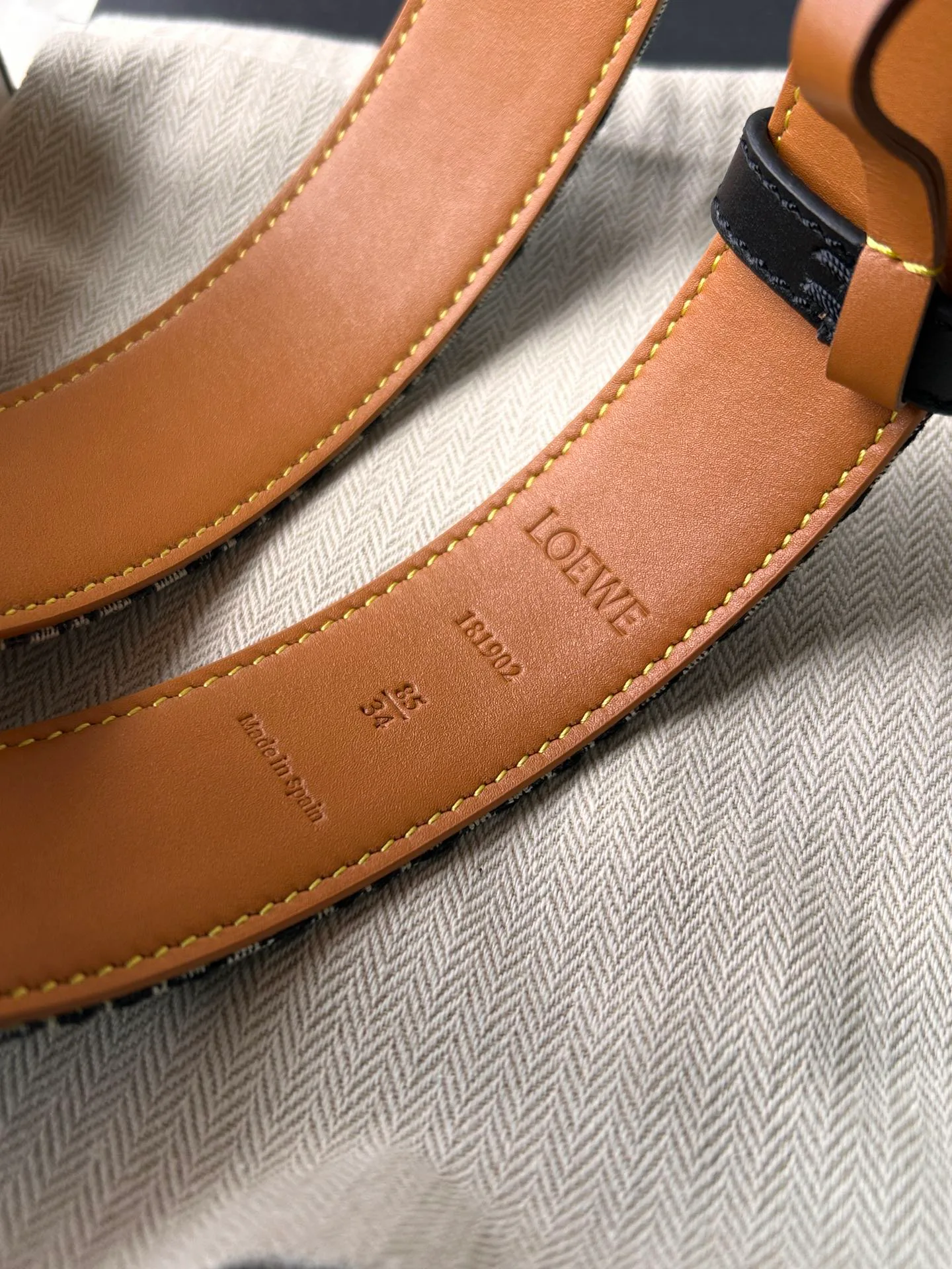 Ремни Loewe 11704493