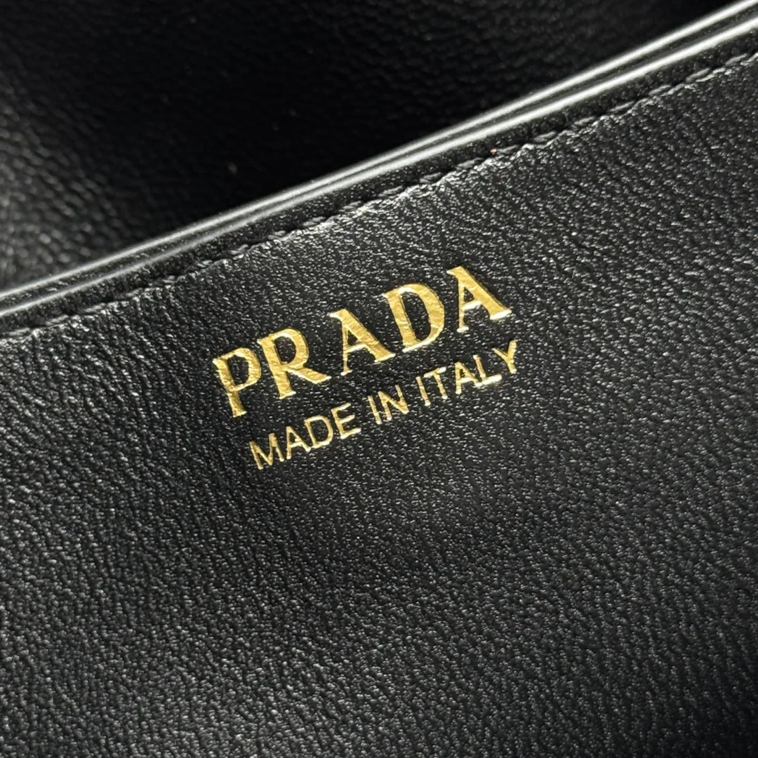 Классические Сумки Женские Prada 11565724