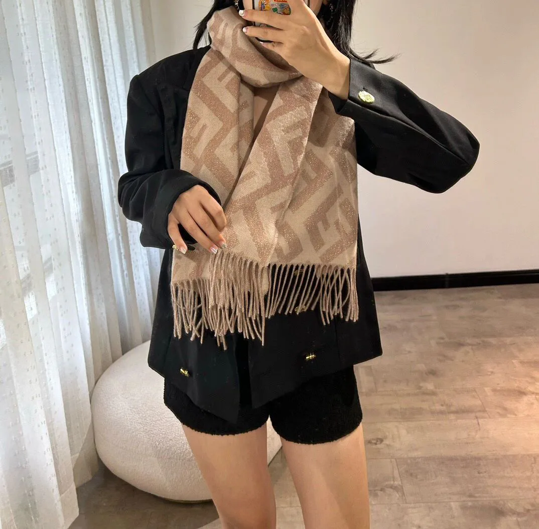 Шарфы Fendi 2396