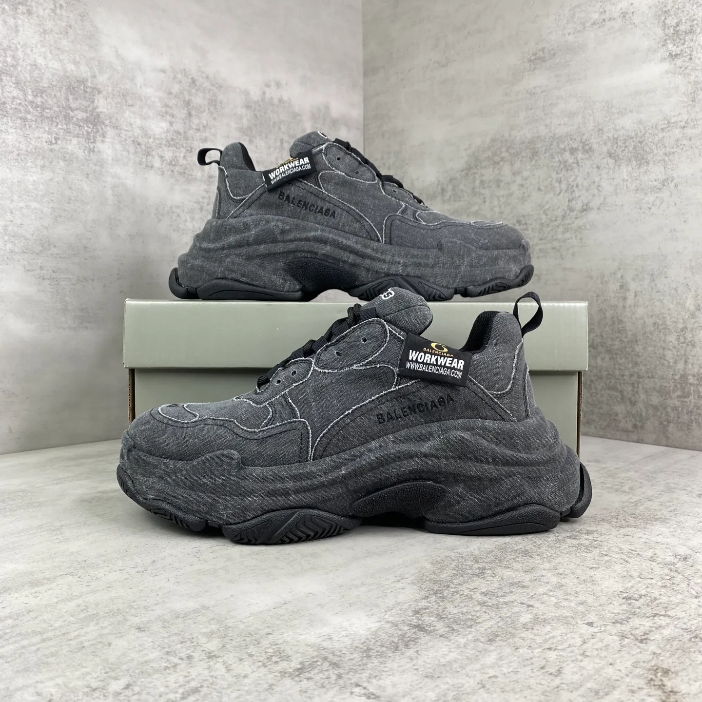 Кроссовки Женские Balenciaga 18686624